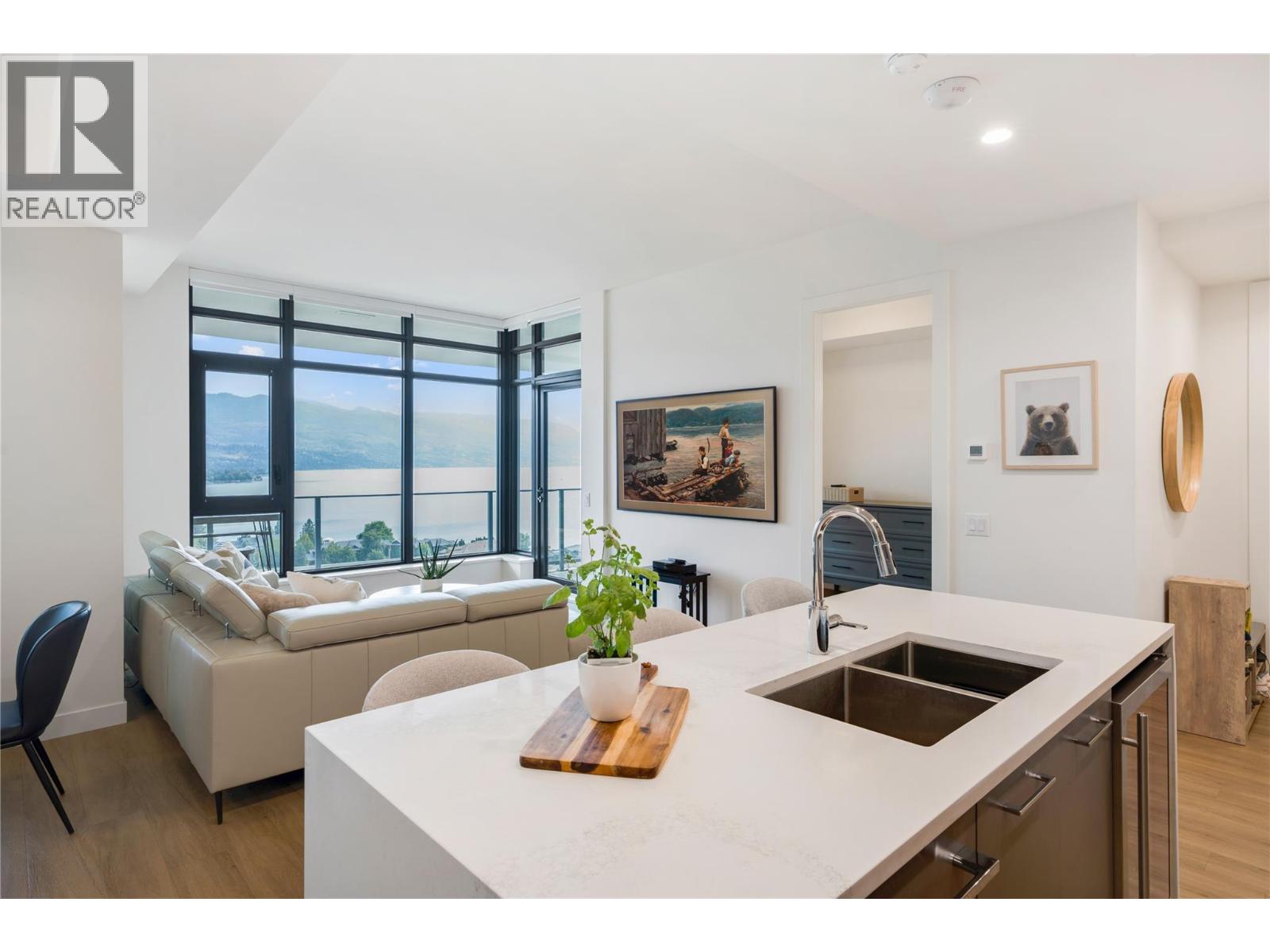 3699 Capozzi Road Unit# PH3