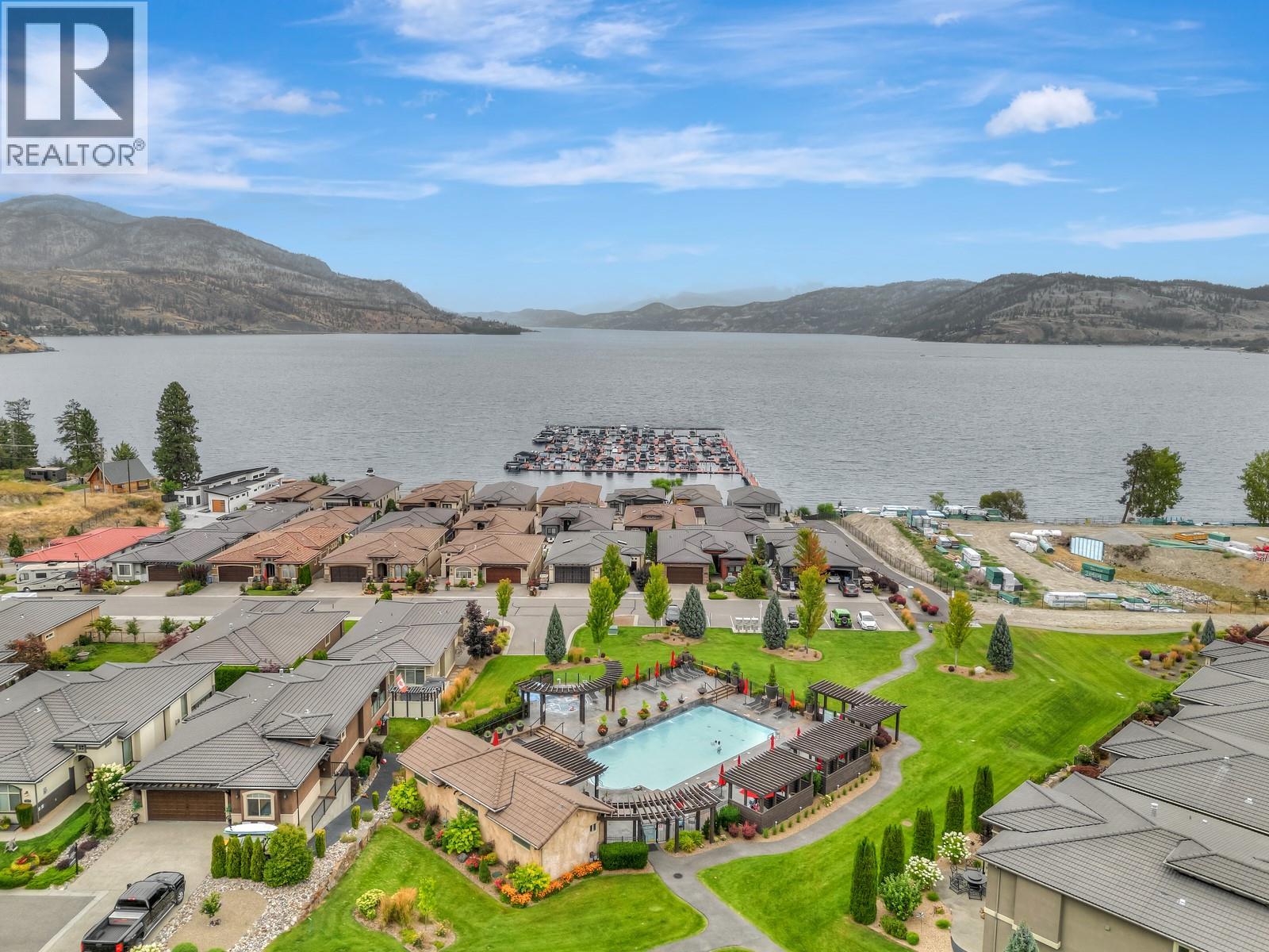1865 Viewpoint Crescent