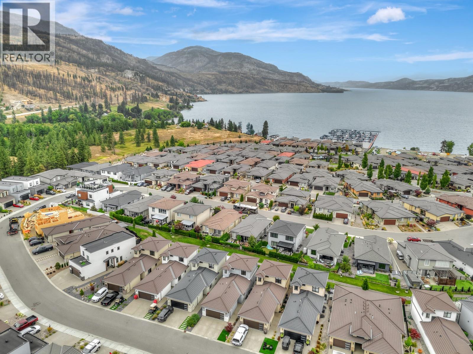 1865 Viewpoint Crescent