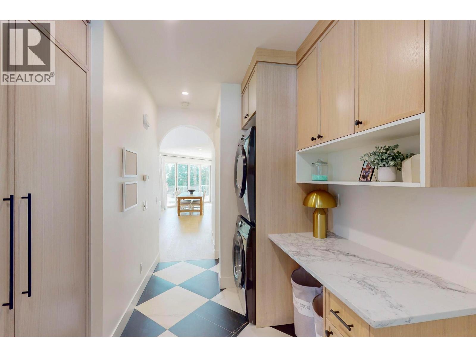 1743 Markham Court