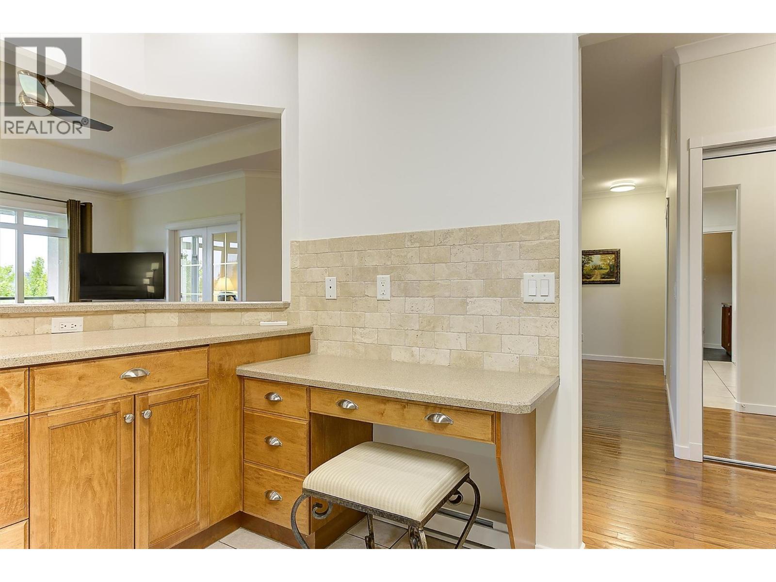 307 Whitman Road Unit# 402