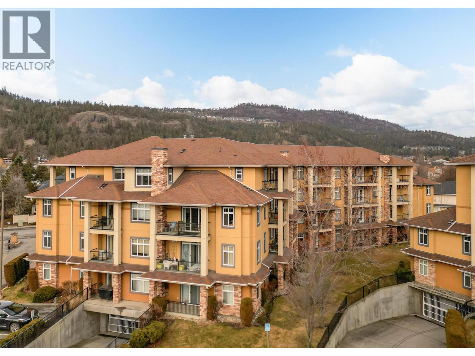 307 Whitman Road Unit# 402
