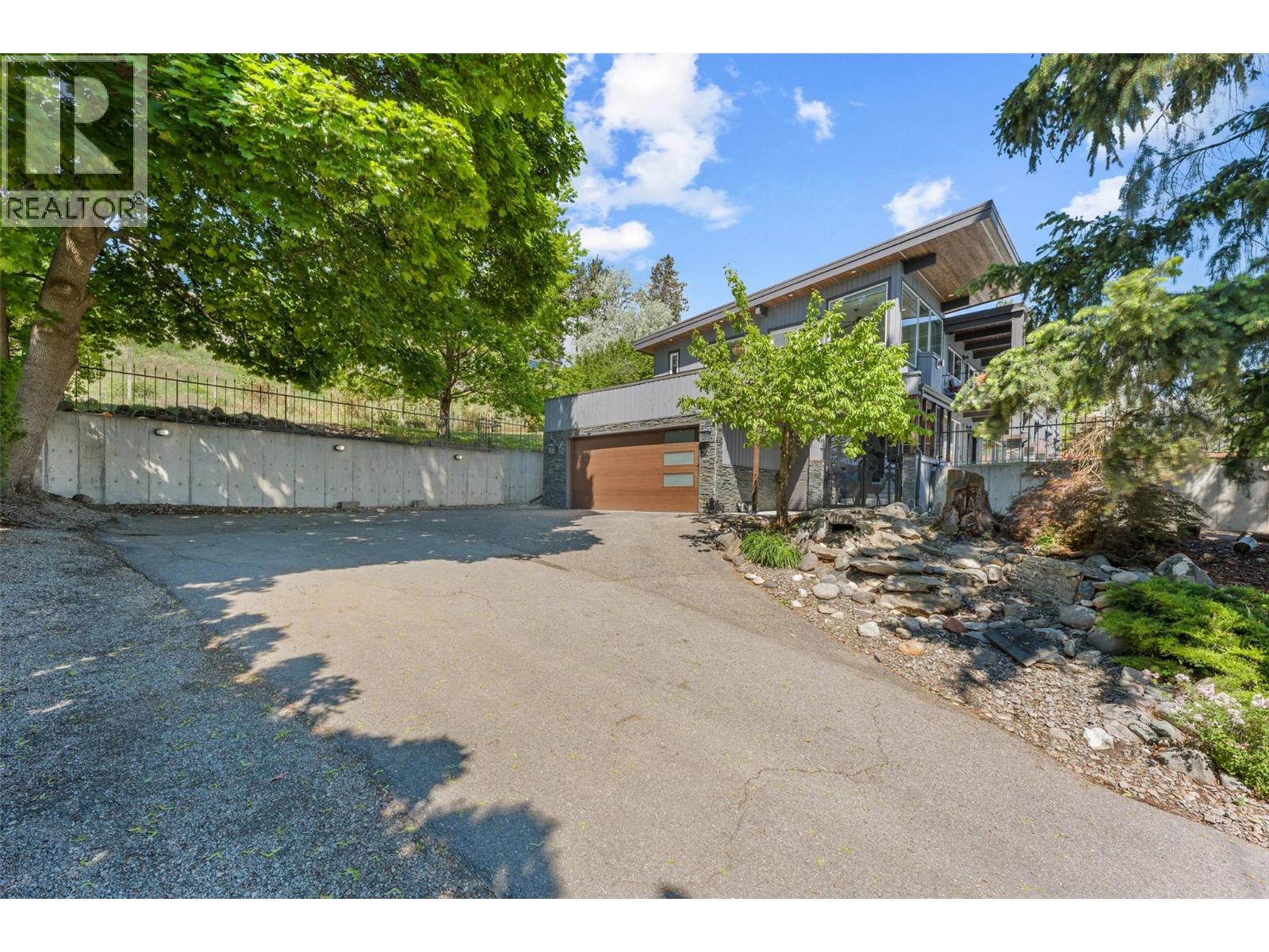 2740 Lakeview Road