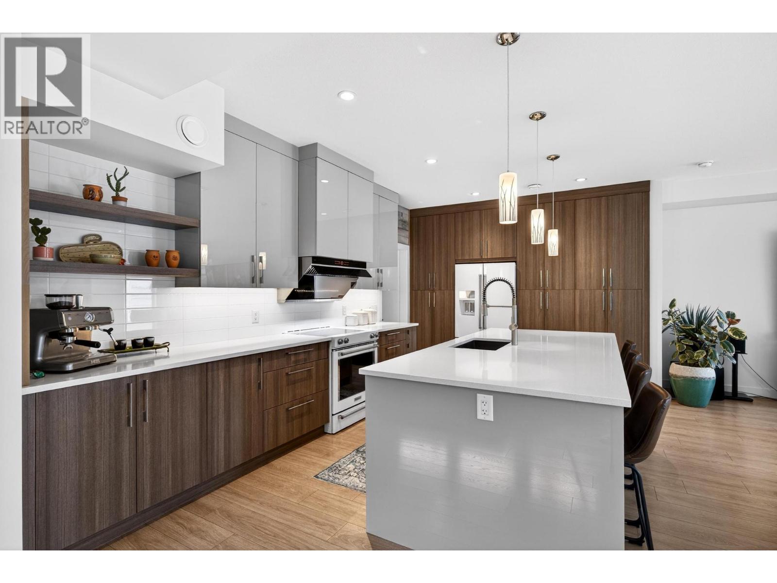 1273 Modern Place