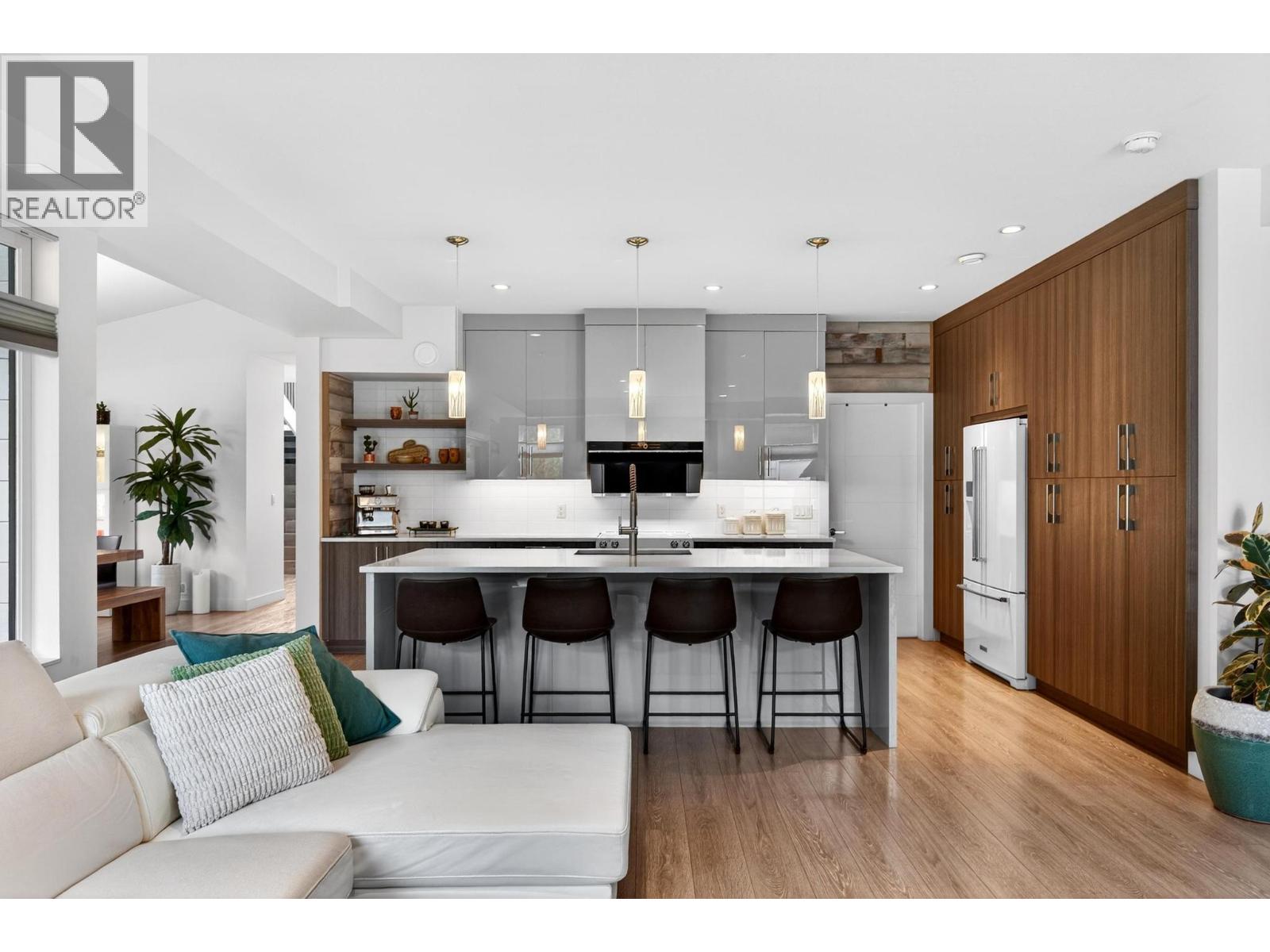 1273 Modern Place