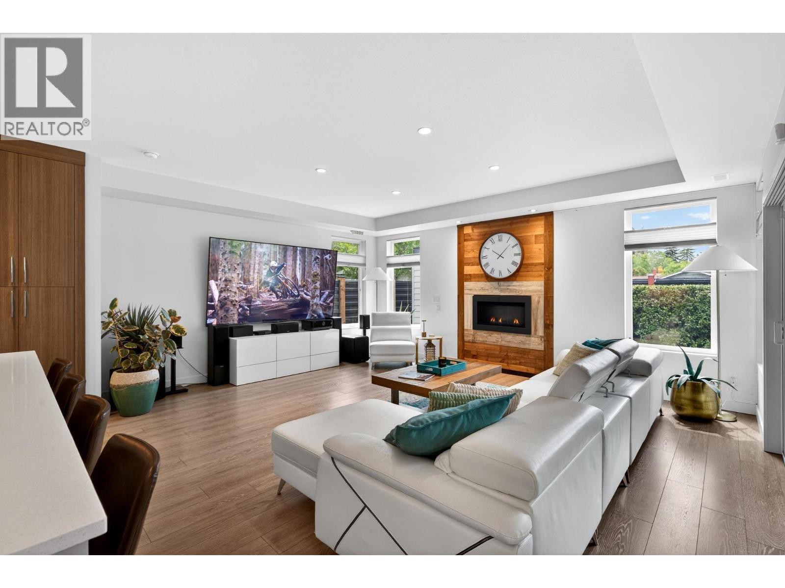 1273 Modern Place