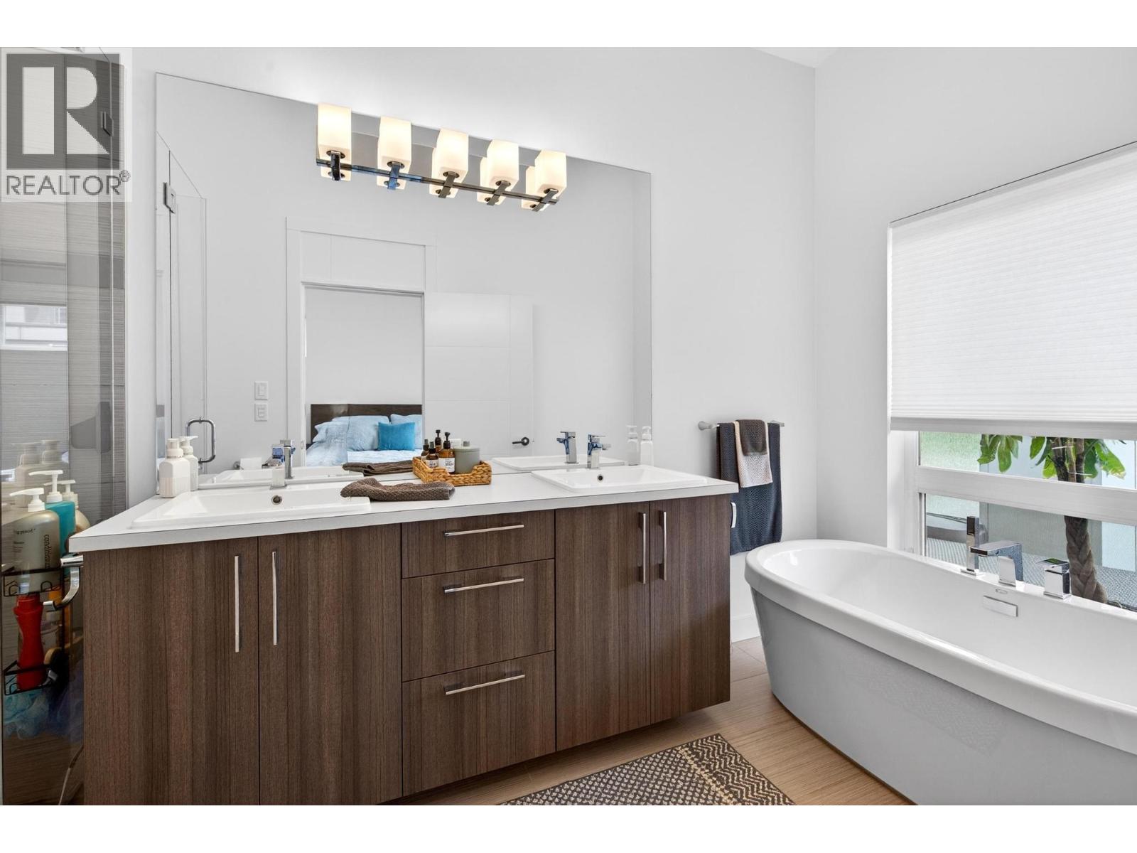 1273 Modern Place