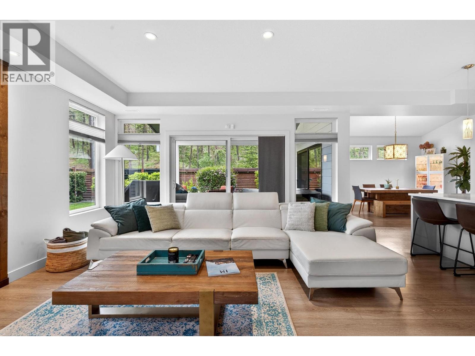 1273 Modern Place