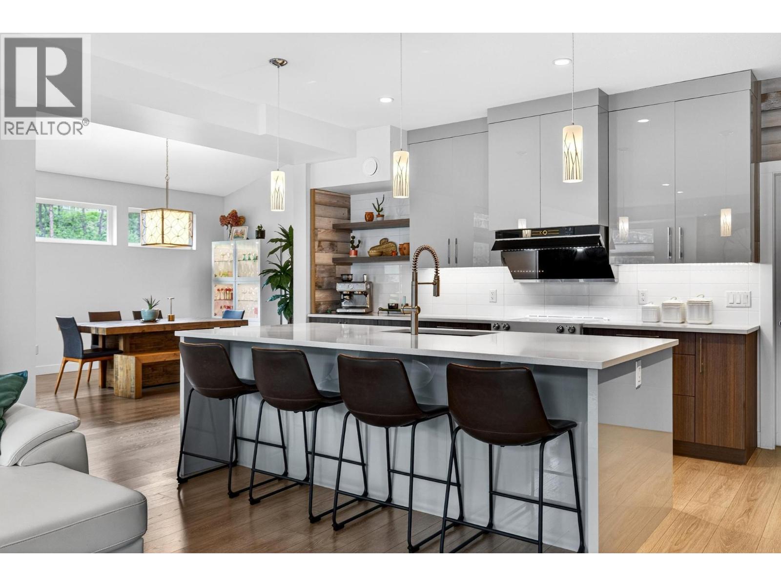 1273 Modern Place