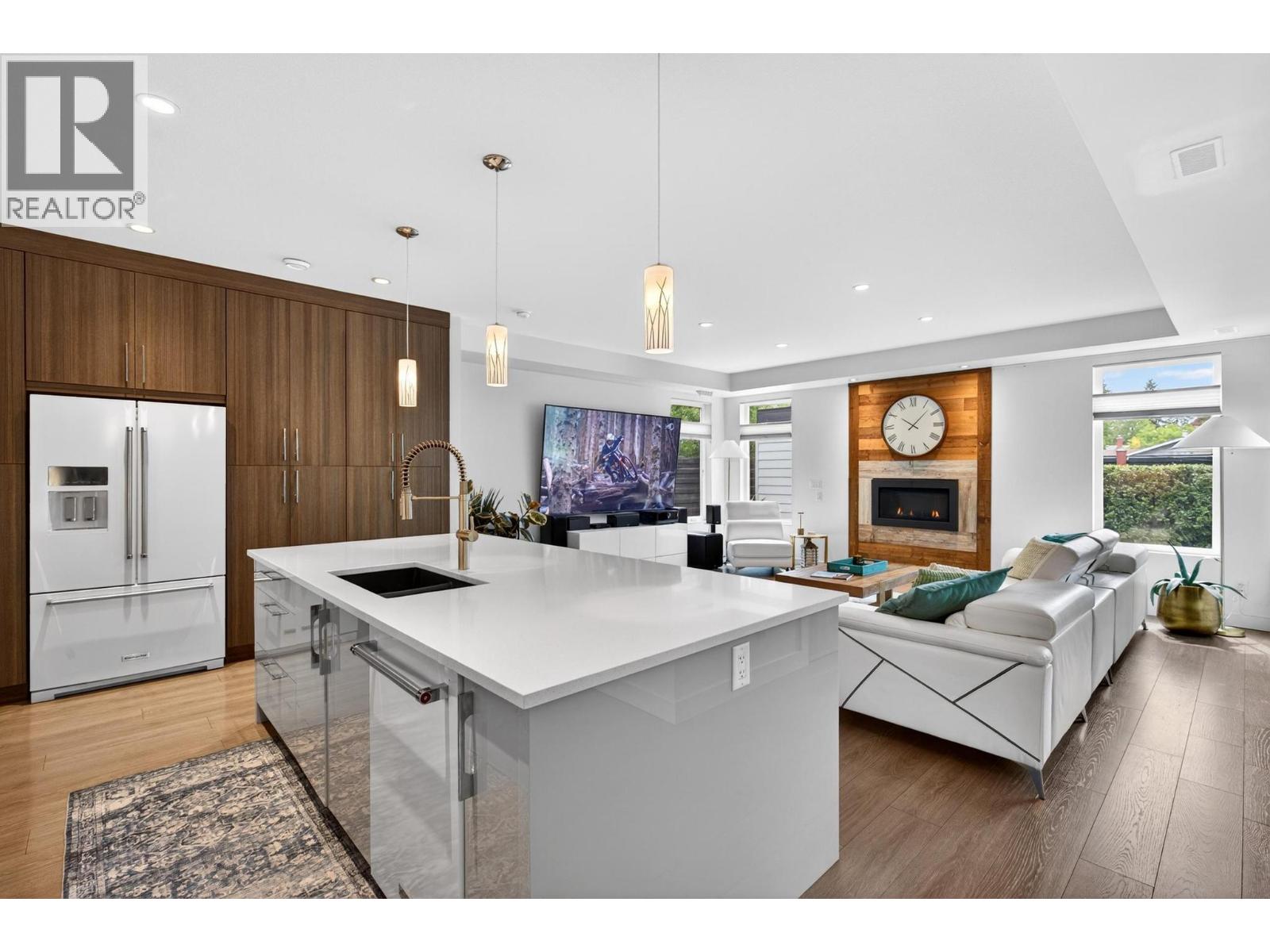 1273 Modern Place
