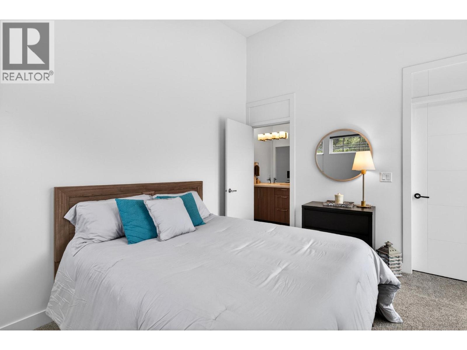 1273 Modern Place