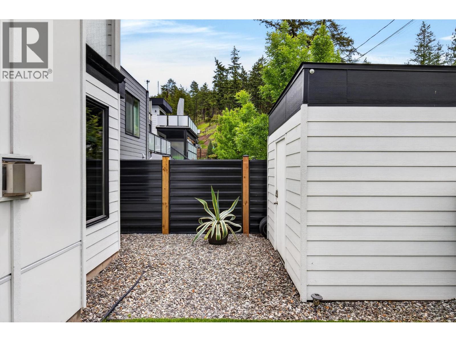 1273 Modern Place