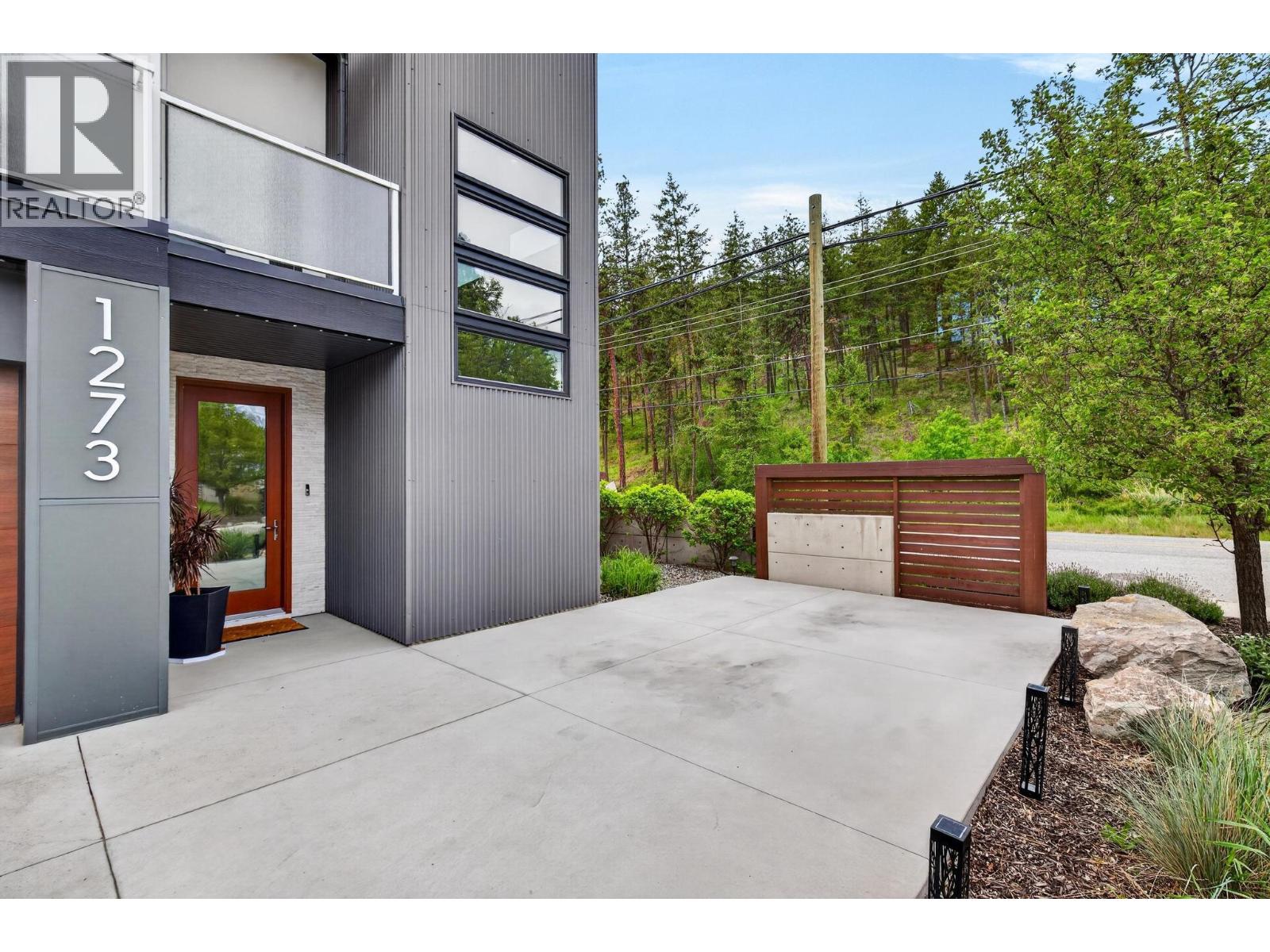 1273 Modern Place