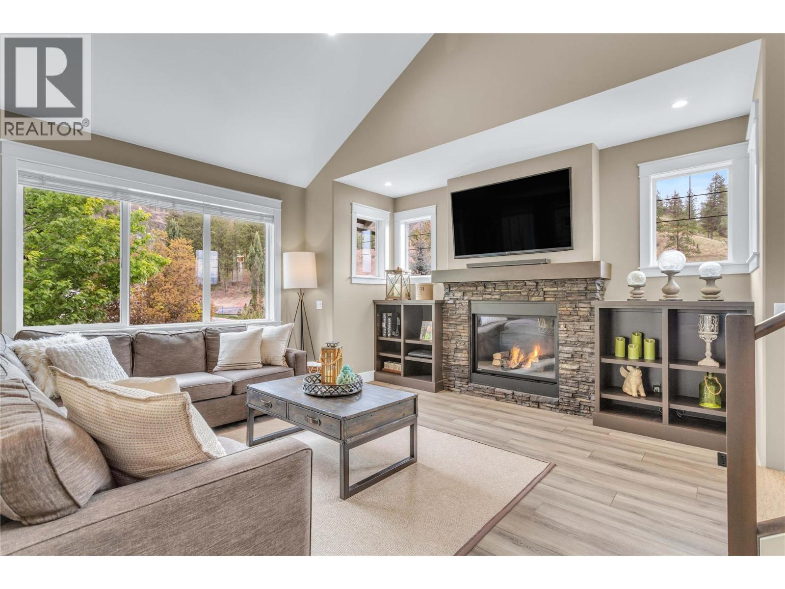 2410 Mountains Hollow Lane