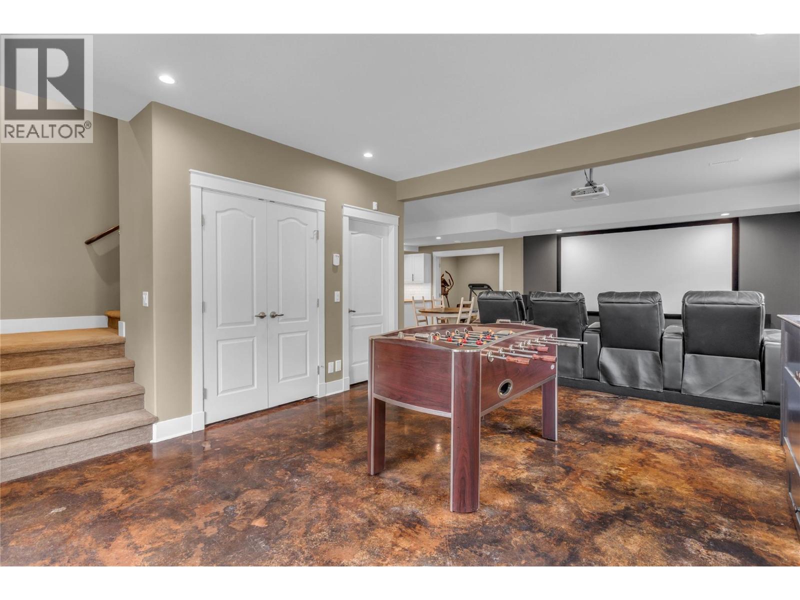 2410 Mountains Hollow Lane