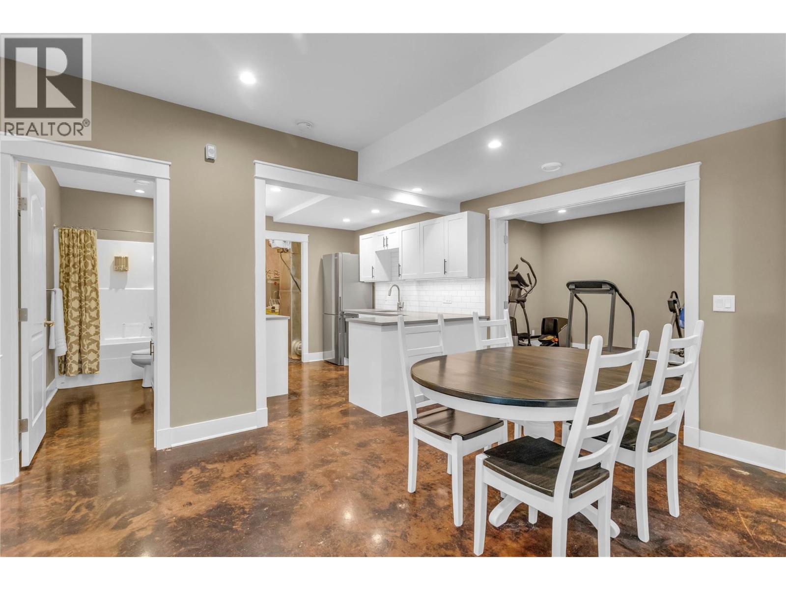 2410 Mountains Hollow Lane