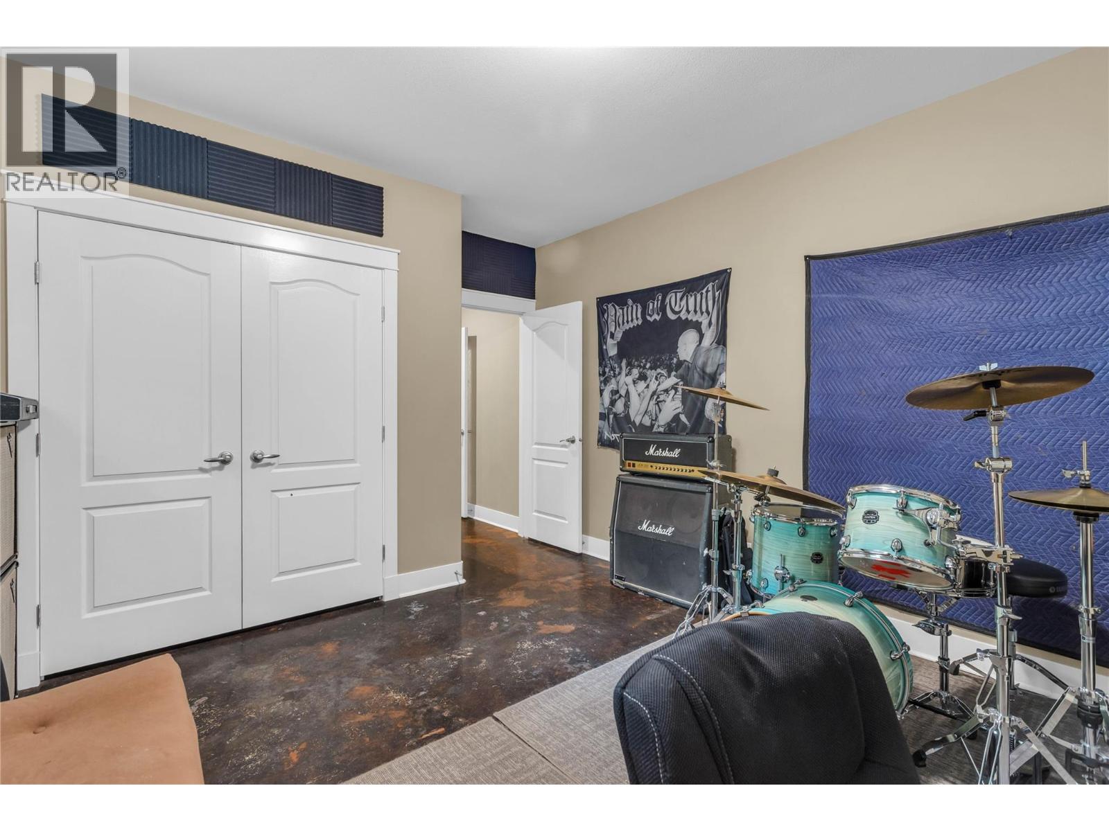2410 Mountains Hollow Lane