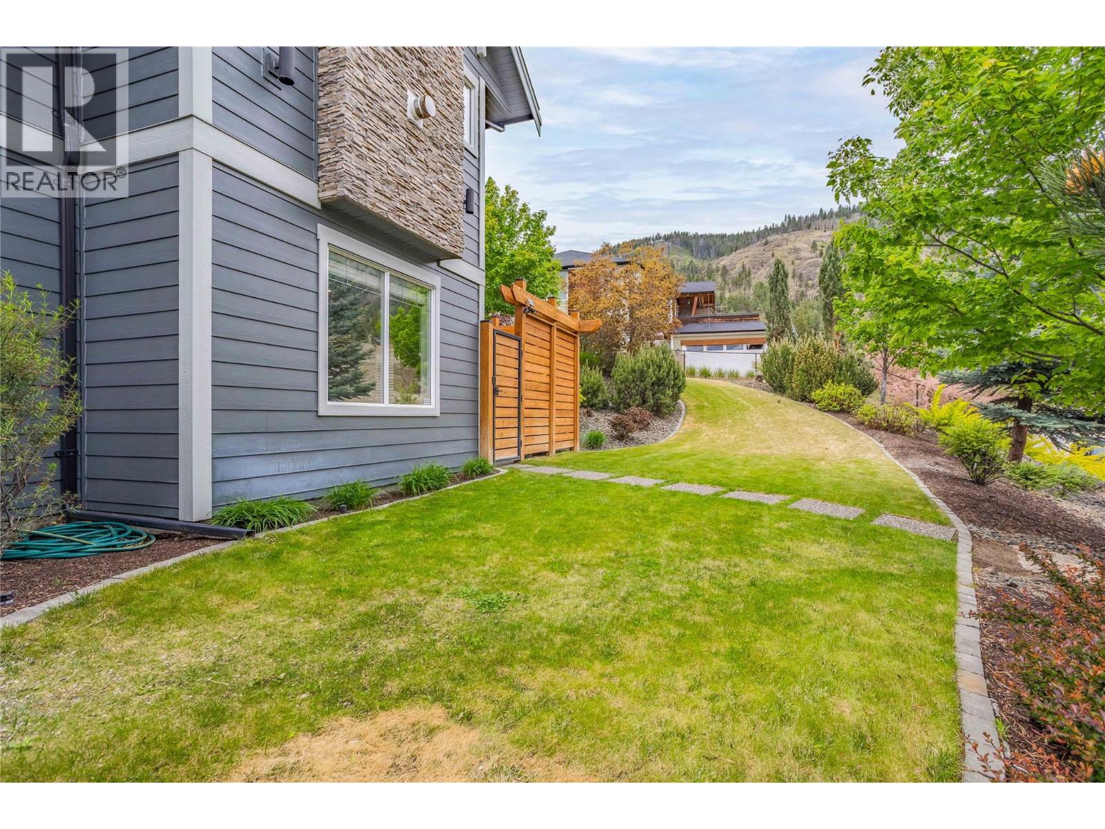 2410 Mountains Hollow Lane