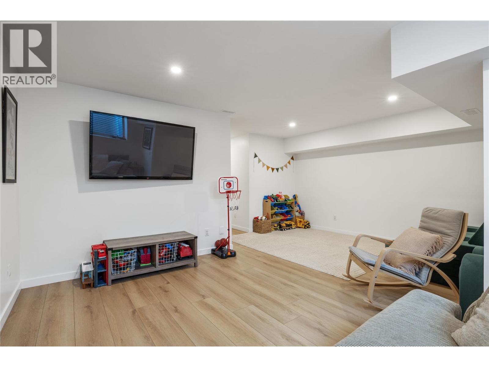 335 Gerstmar Road Unit# 4