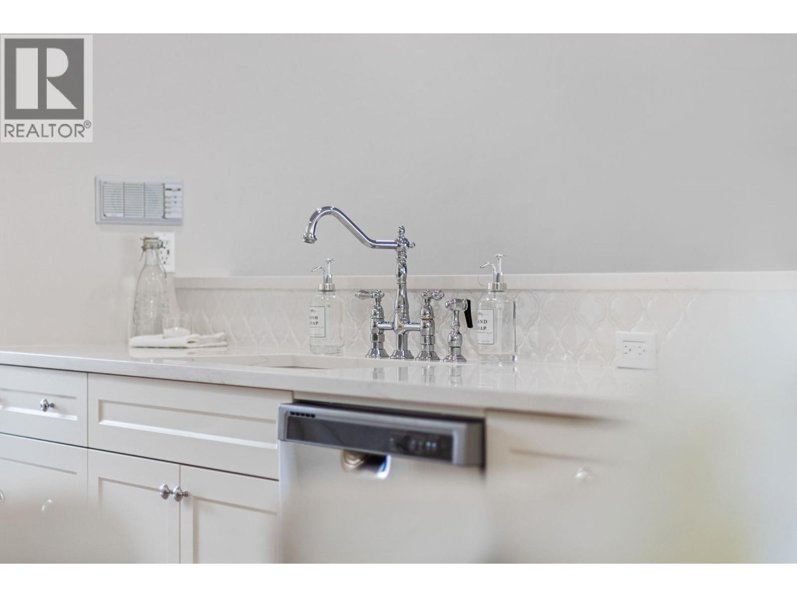 2321 Lillooet Crescent