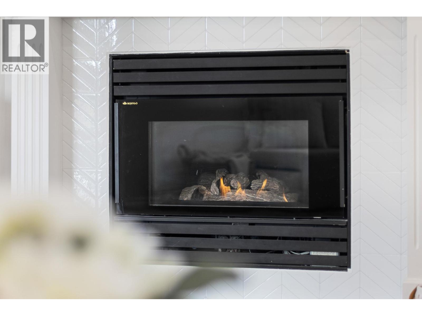 2321 Lillooet Crescent