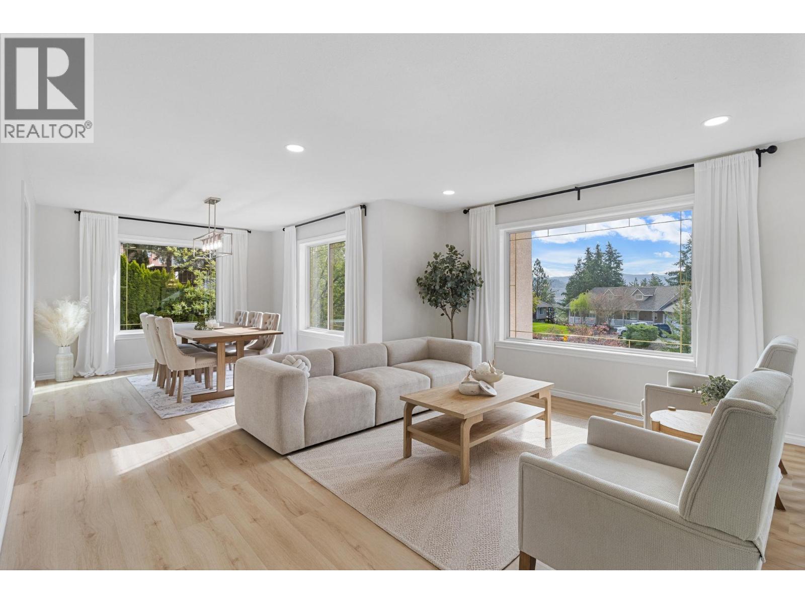 2321 Lillooet Crescent