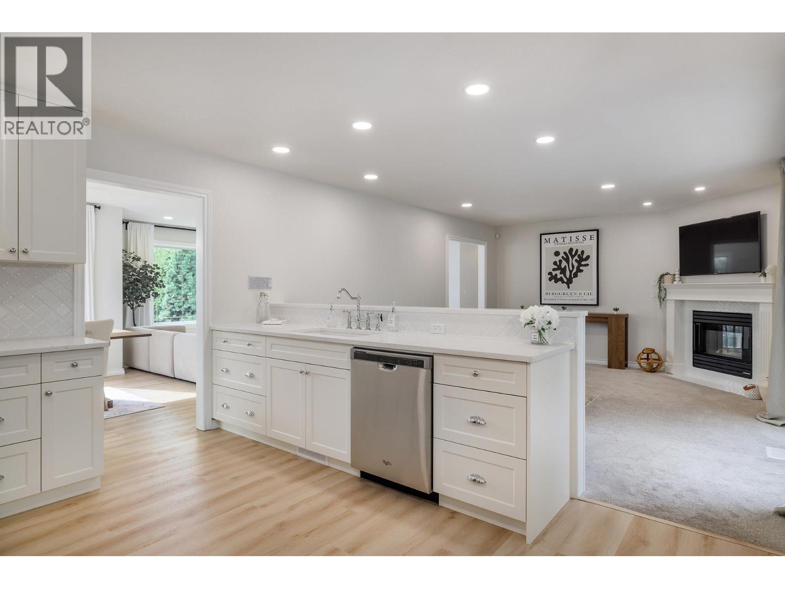 2321 Lillooet Crescent