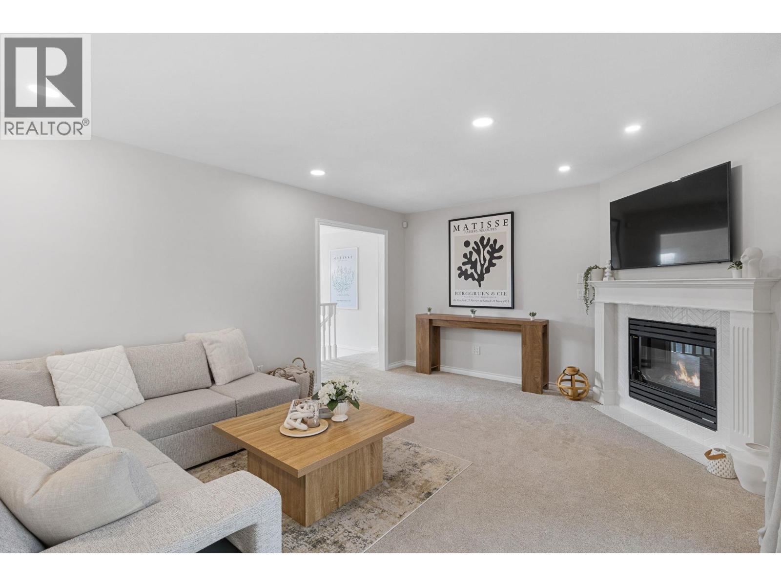 2321 Lillooet Crescent