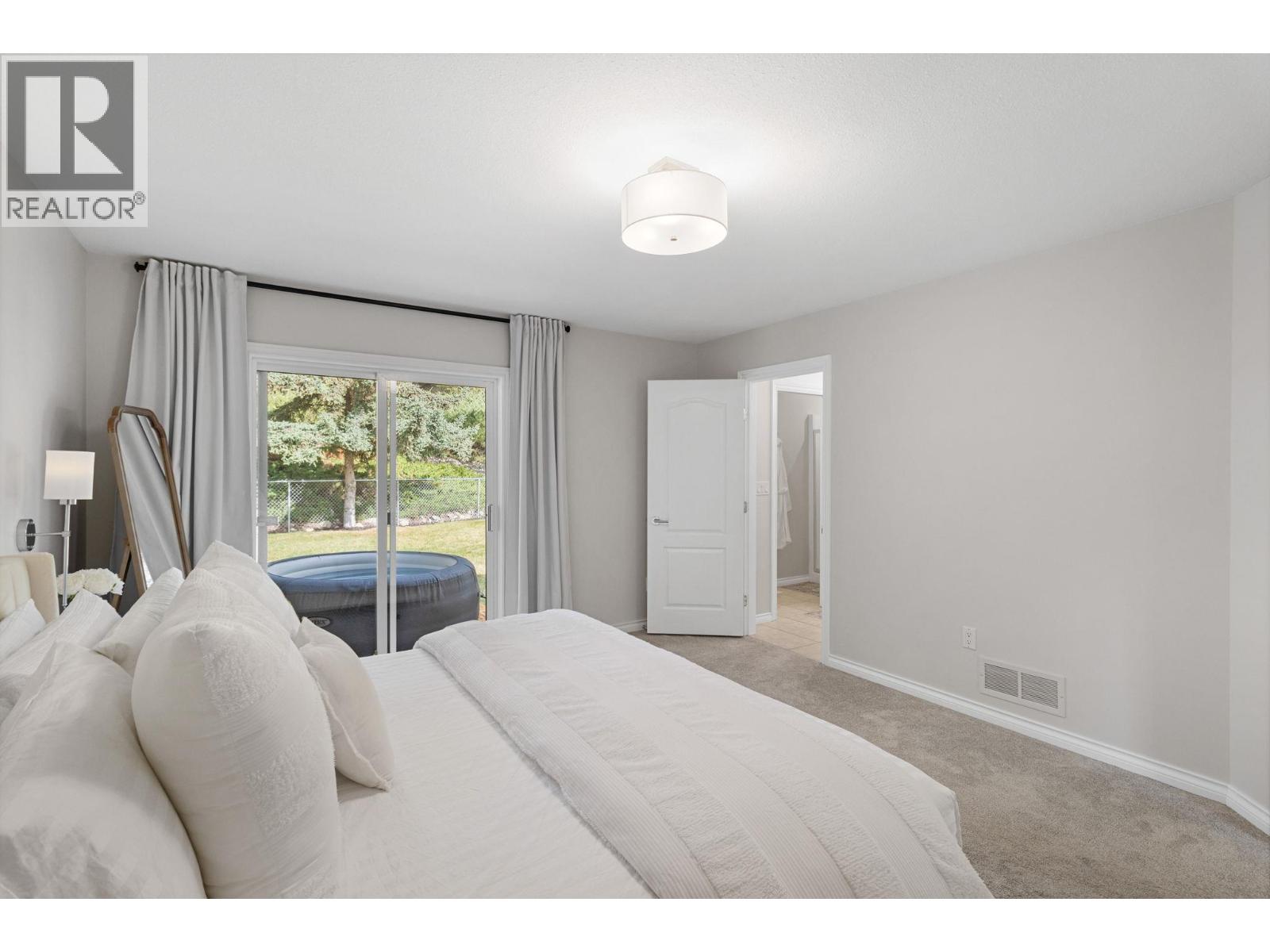 2321 Lillooet Crescent