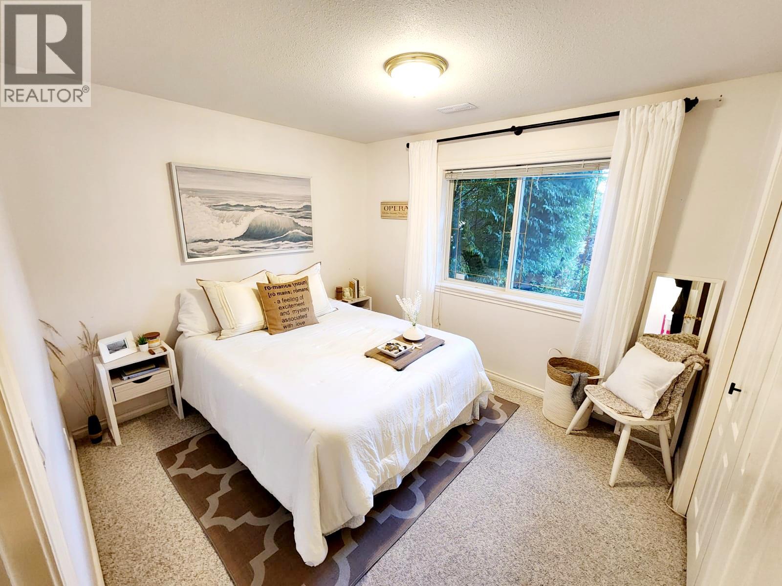 2321 Lillooet Crescent