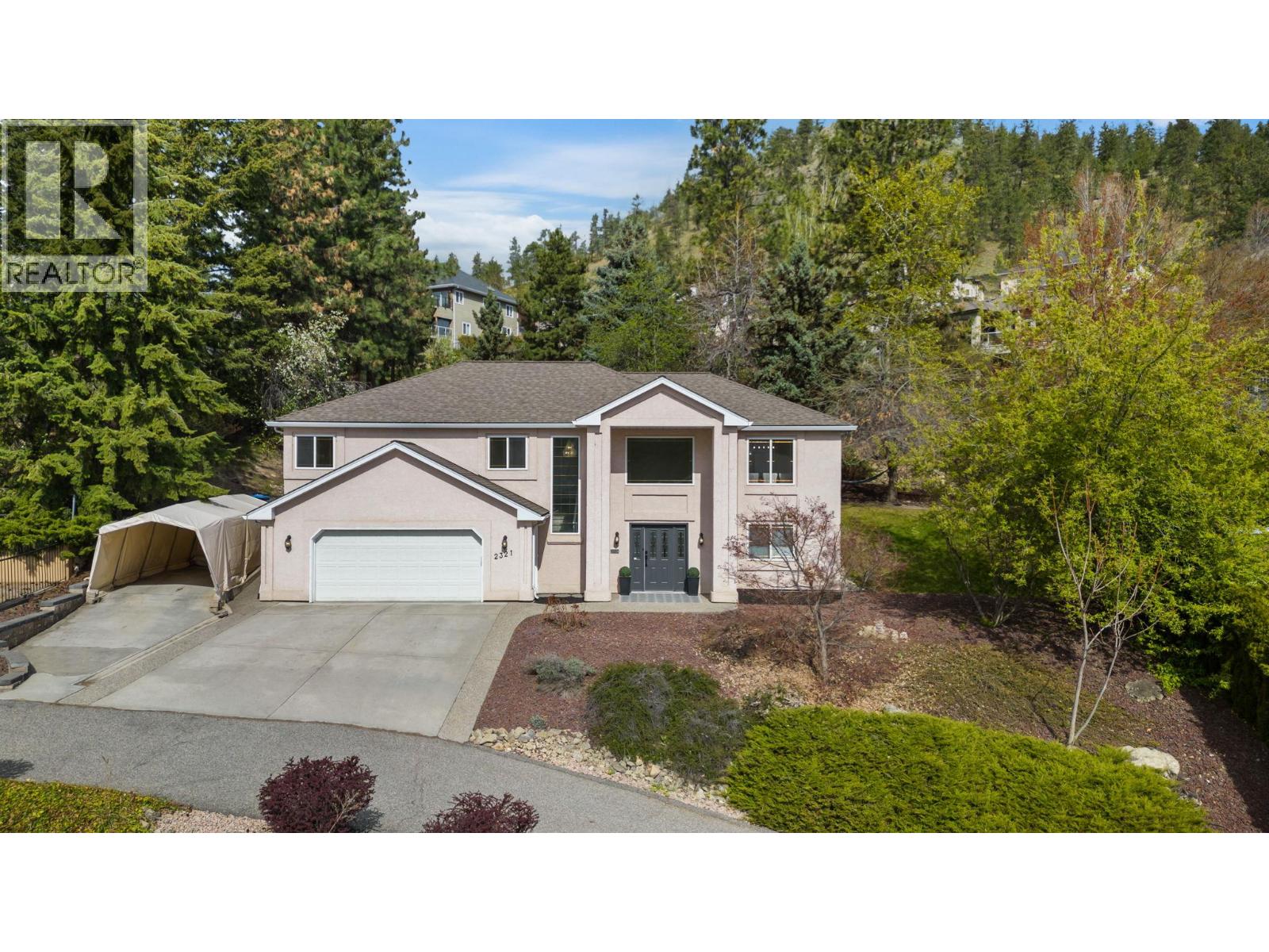 2321 Lillooet Crescent