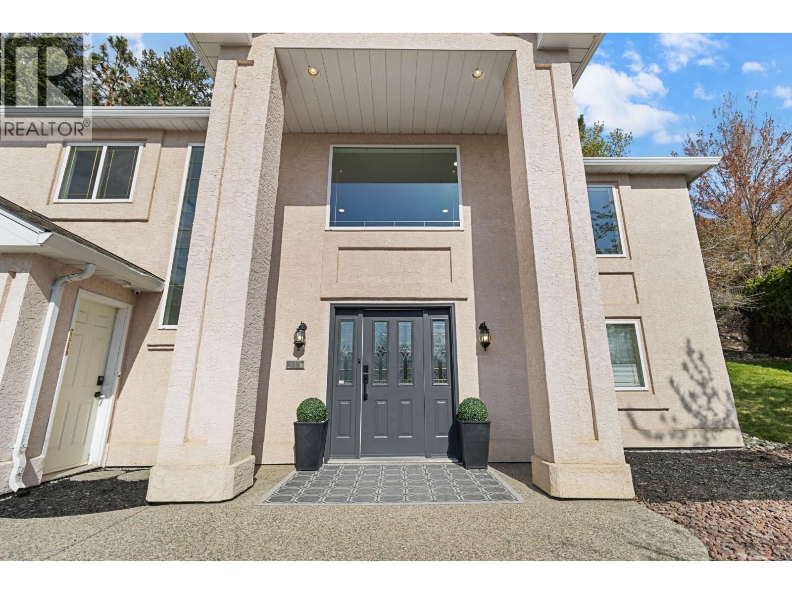 2321 Lillooet Crescent