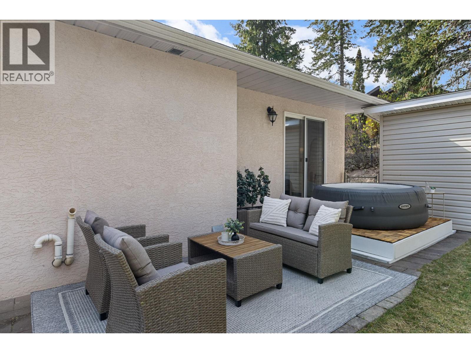 2321 Lillooet Crescent