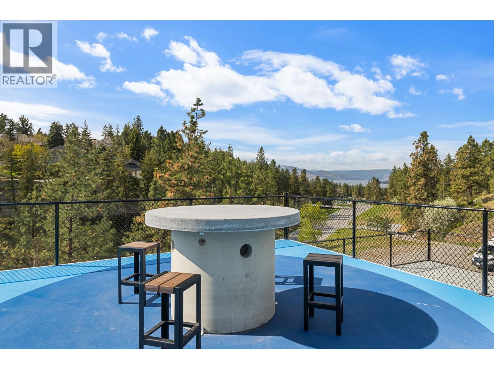 2321 Lillooet Crescent