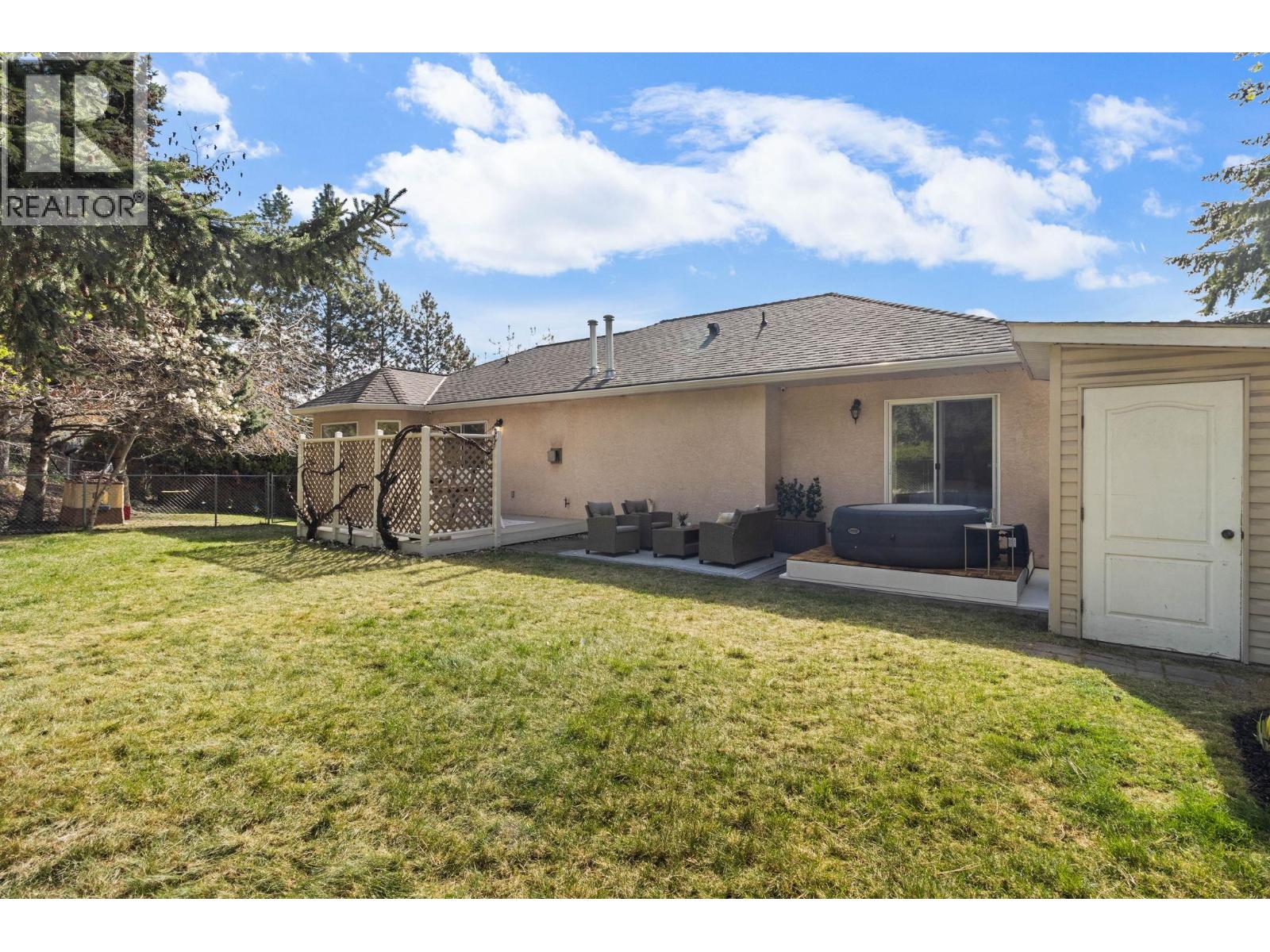 2321 Lillooet Crescent