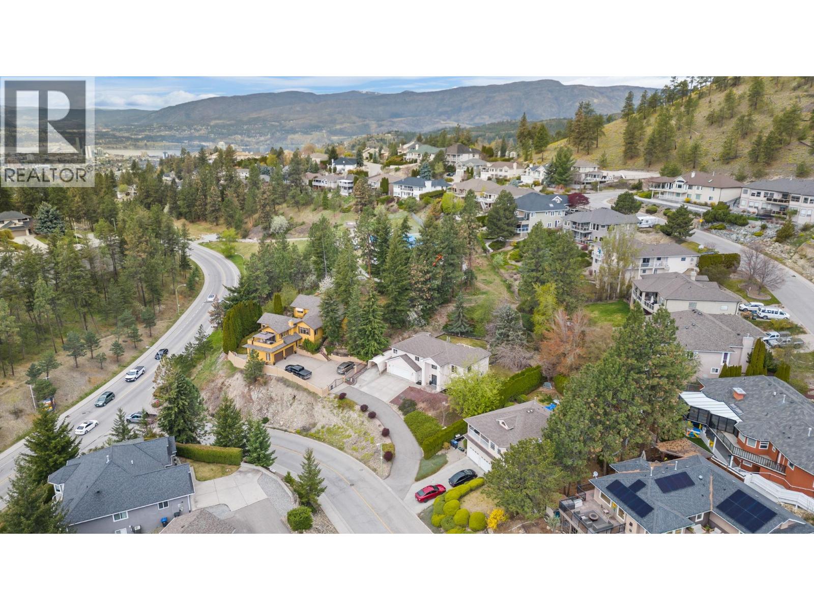 2321 Lillooet Crescent