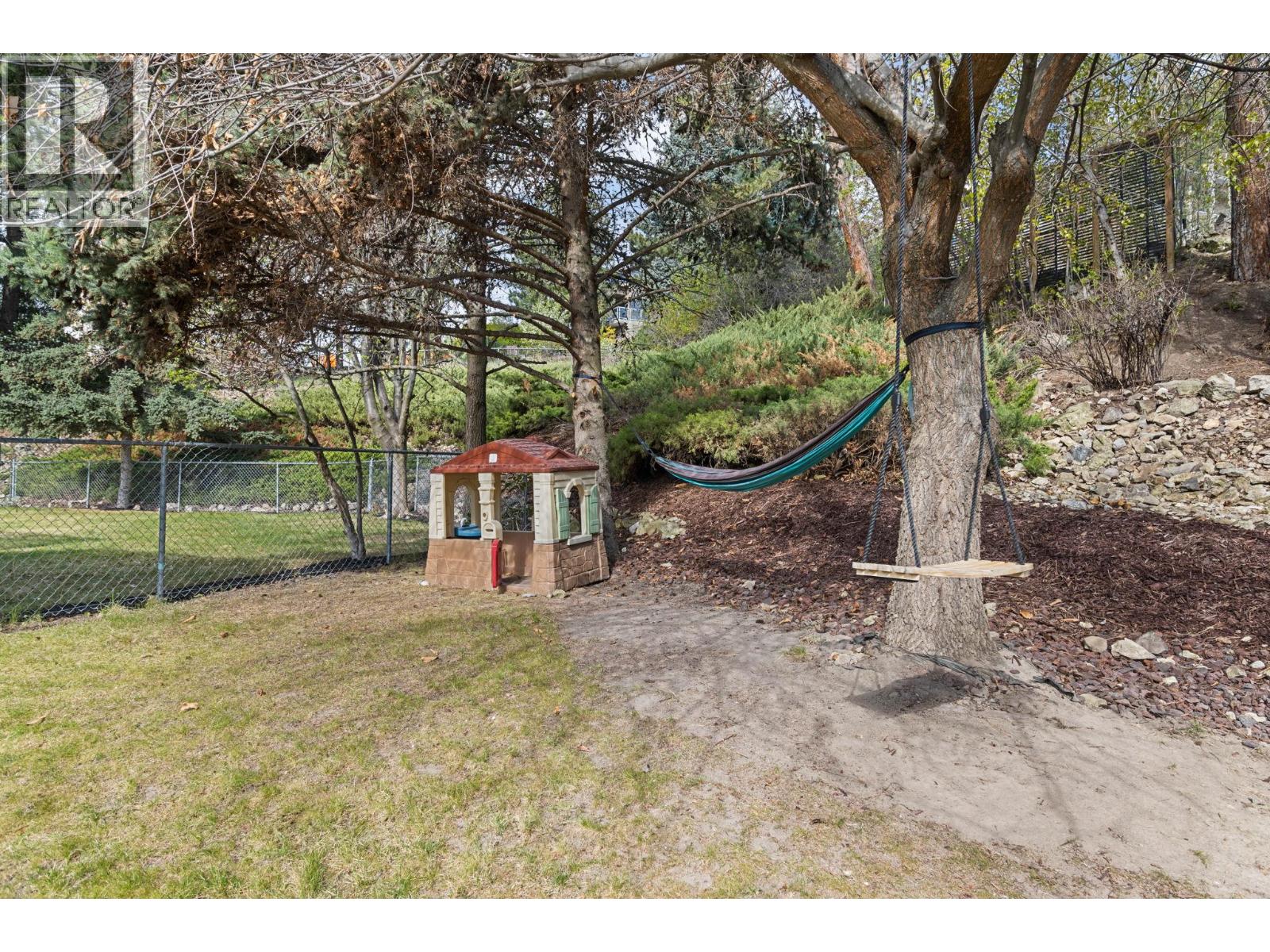 2321 Lillooet Crescent