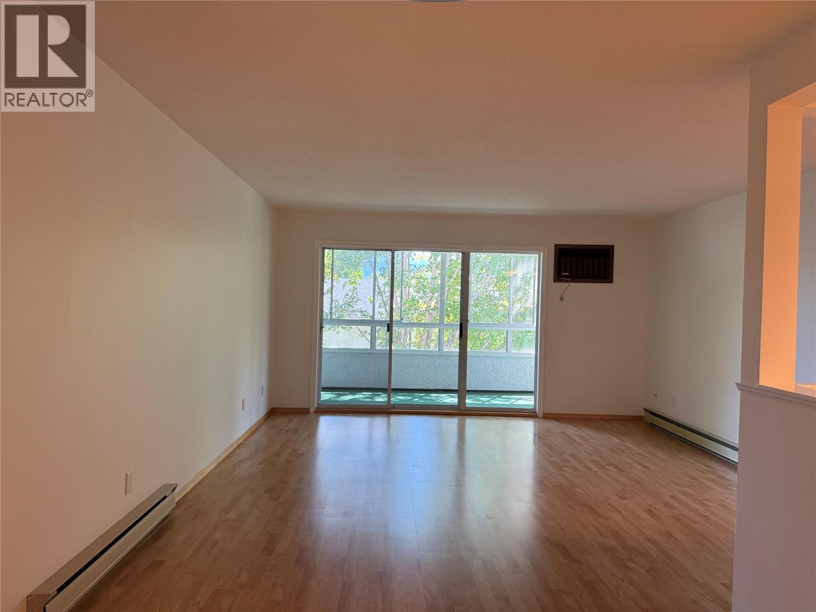 255 McIntosh Road Unit# 208