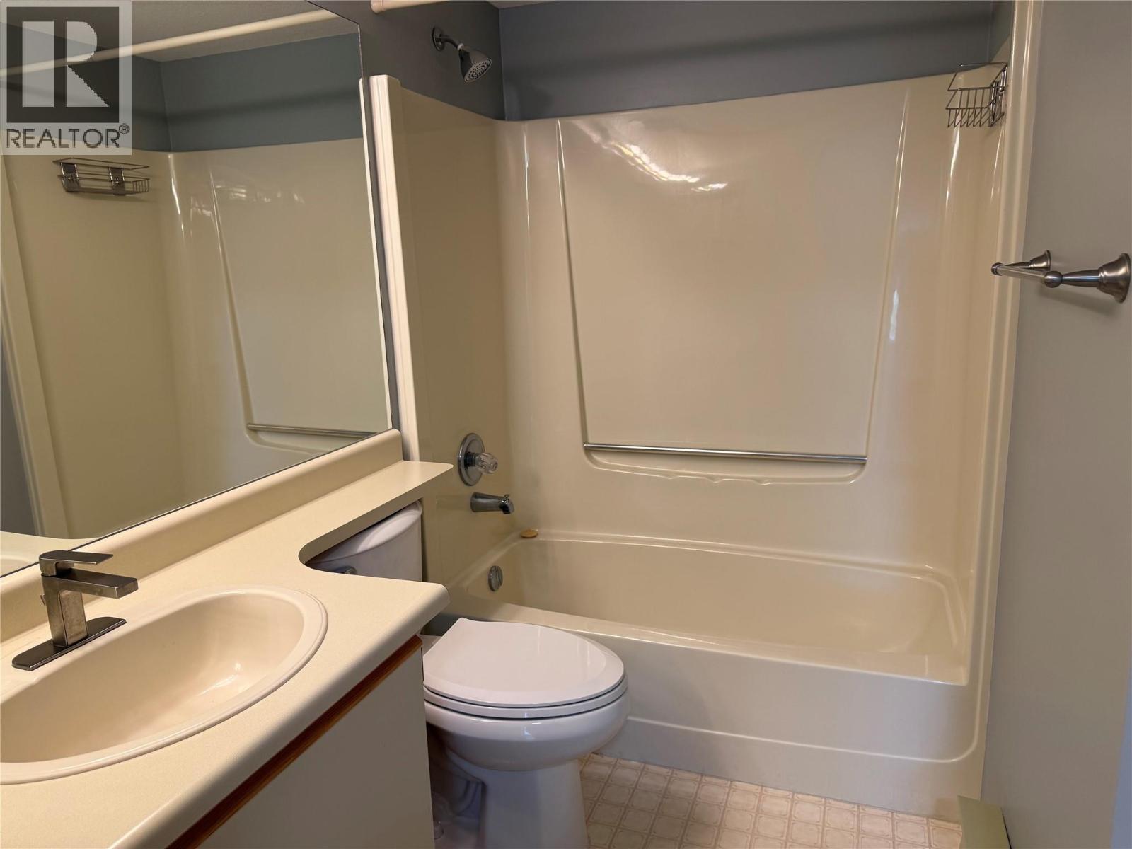 255 McIntosh Road Unit# 208