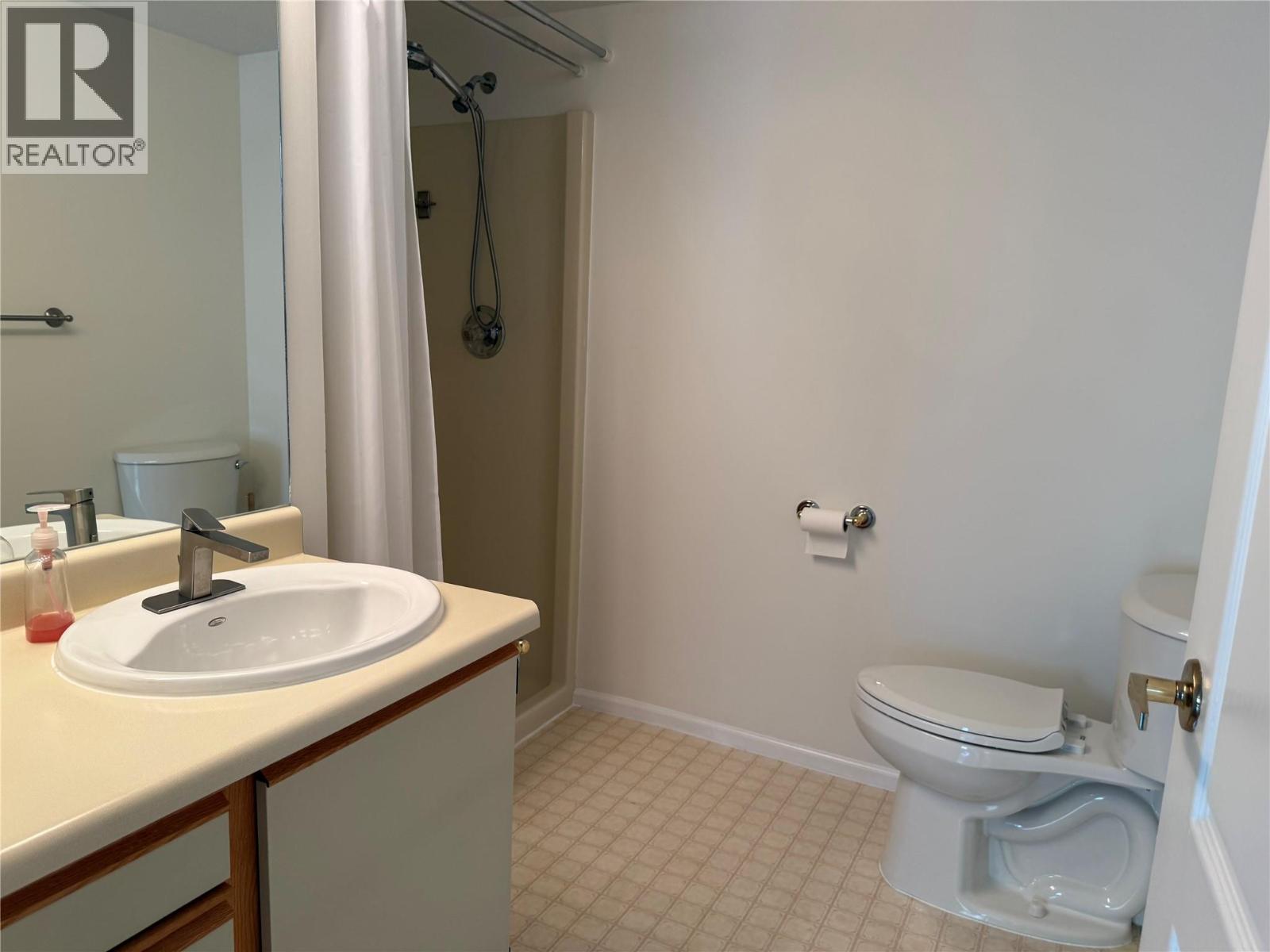 255 McIntosh Road Unit# 208