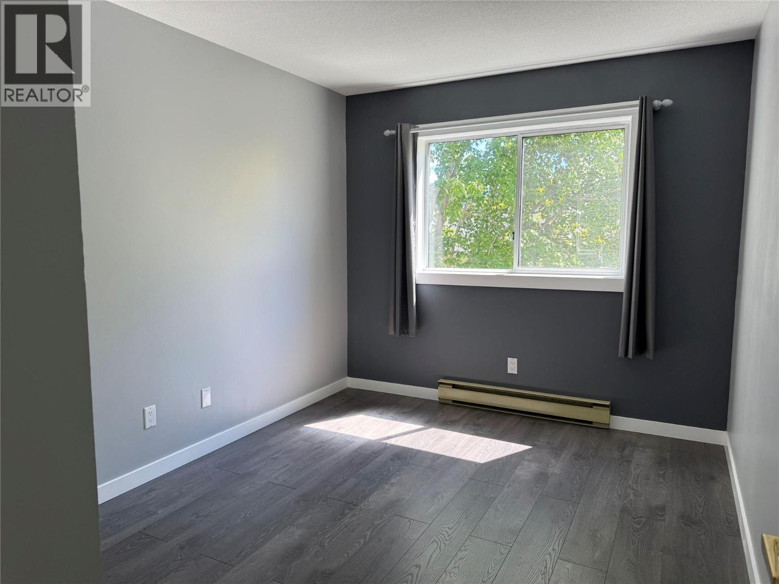 255 McIntosh Road Unit# 208