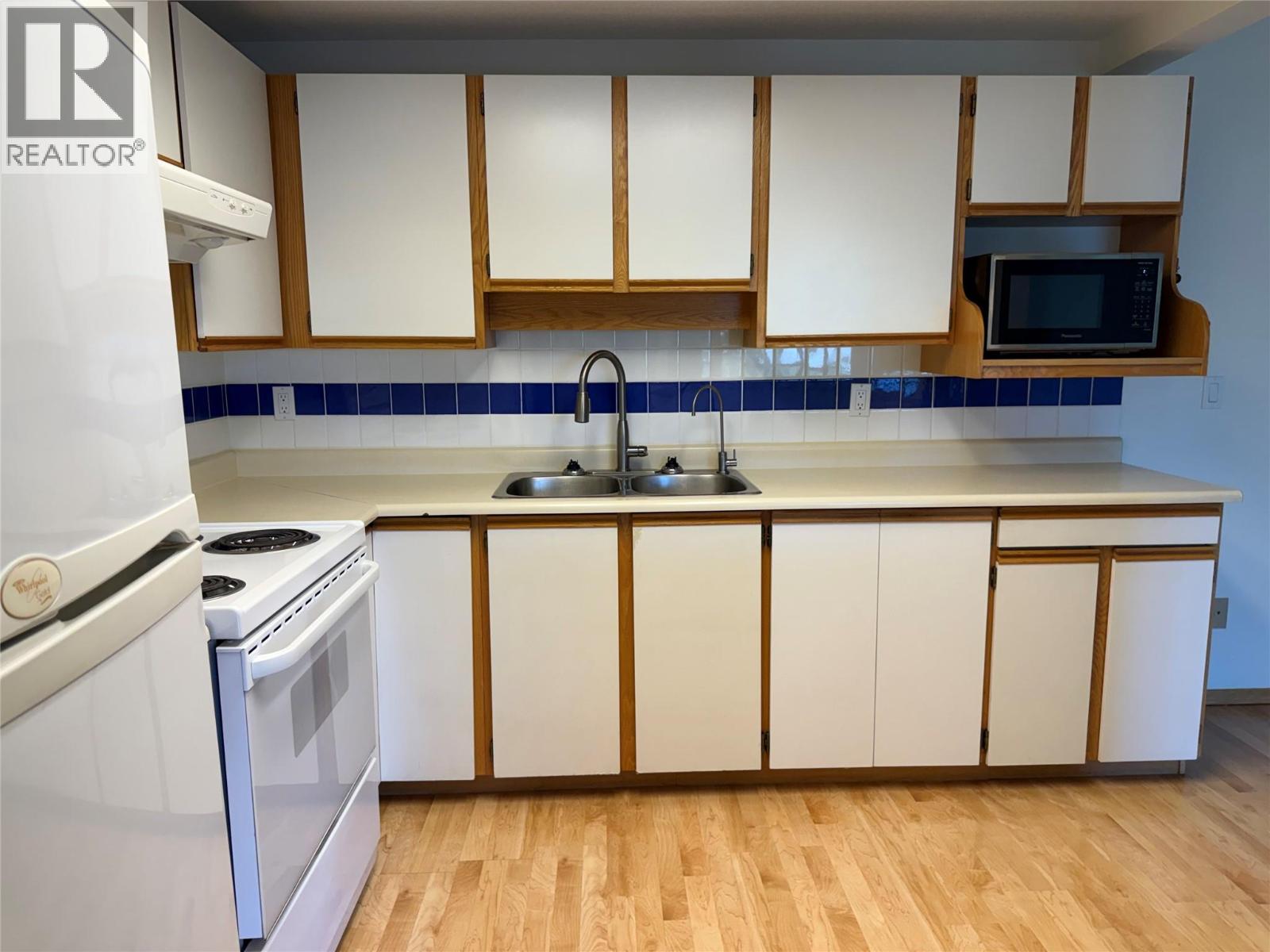 255 McIntosh Road Unit# 208