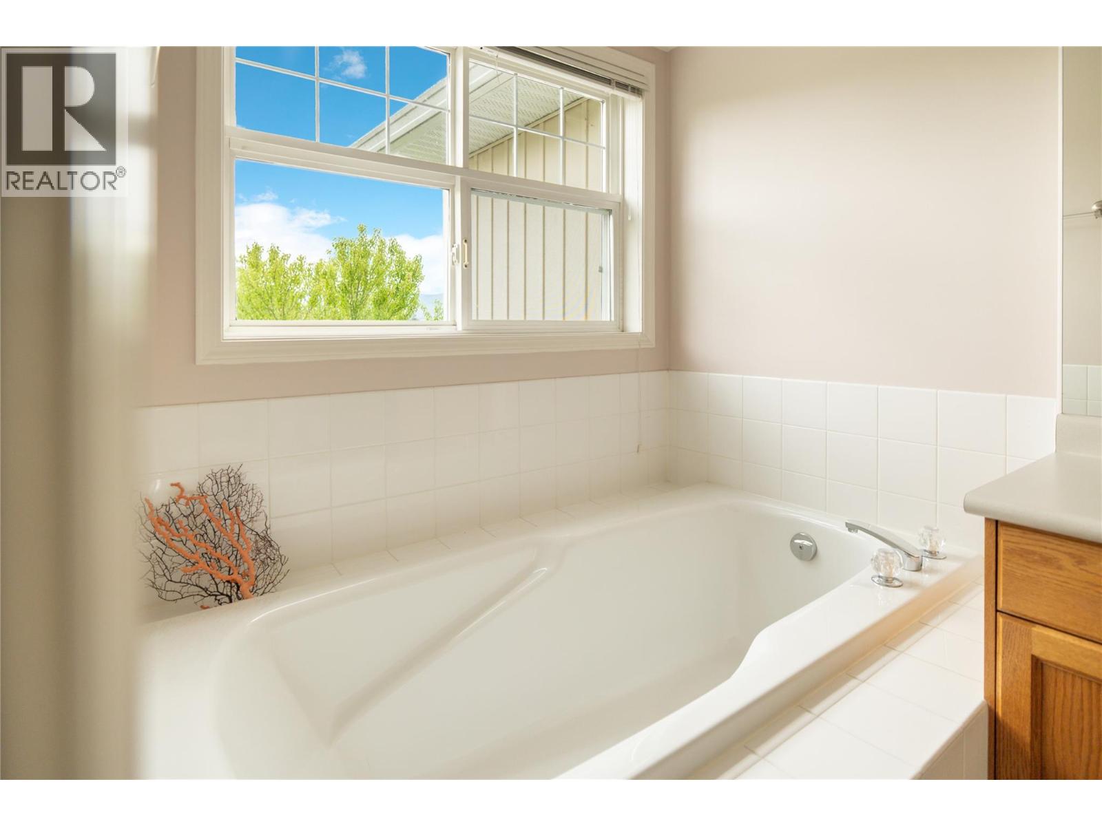 3825 GLEN CANYON Drive Unit# 101