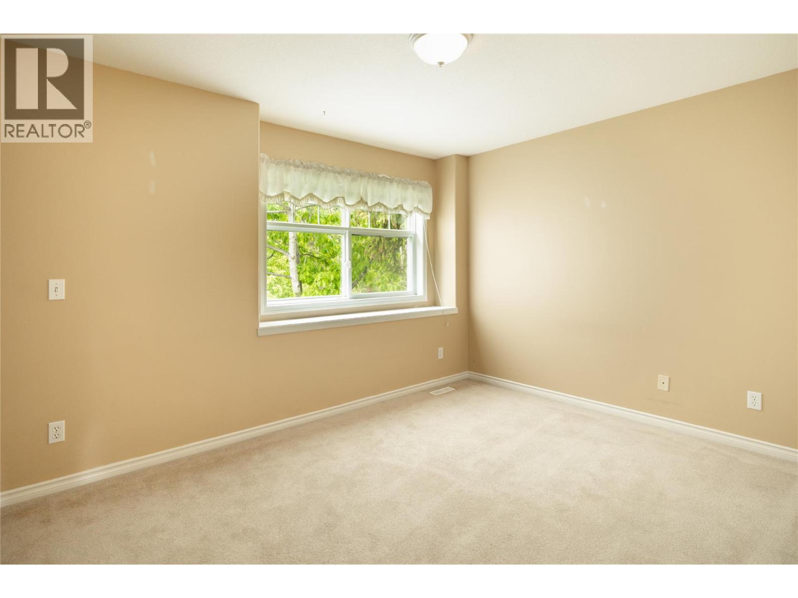 3825 GLEN CANYON Drive Unit# 101