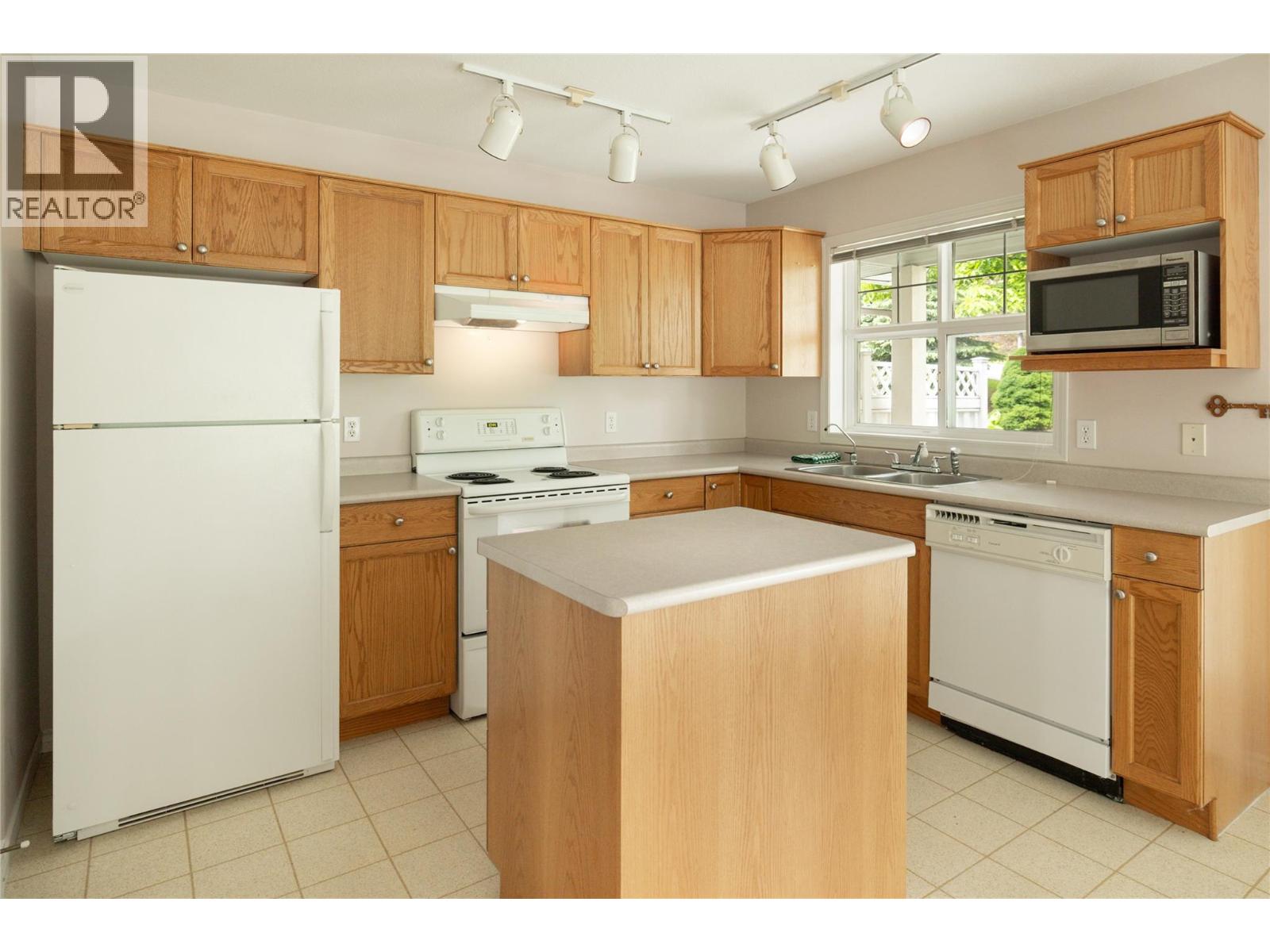 3825 GLEN CANYON Drive Unit# 101