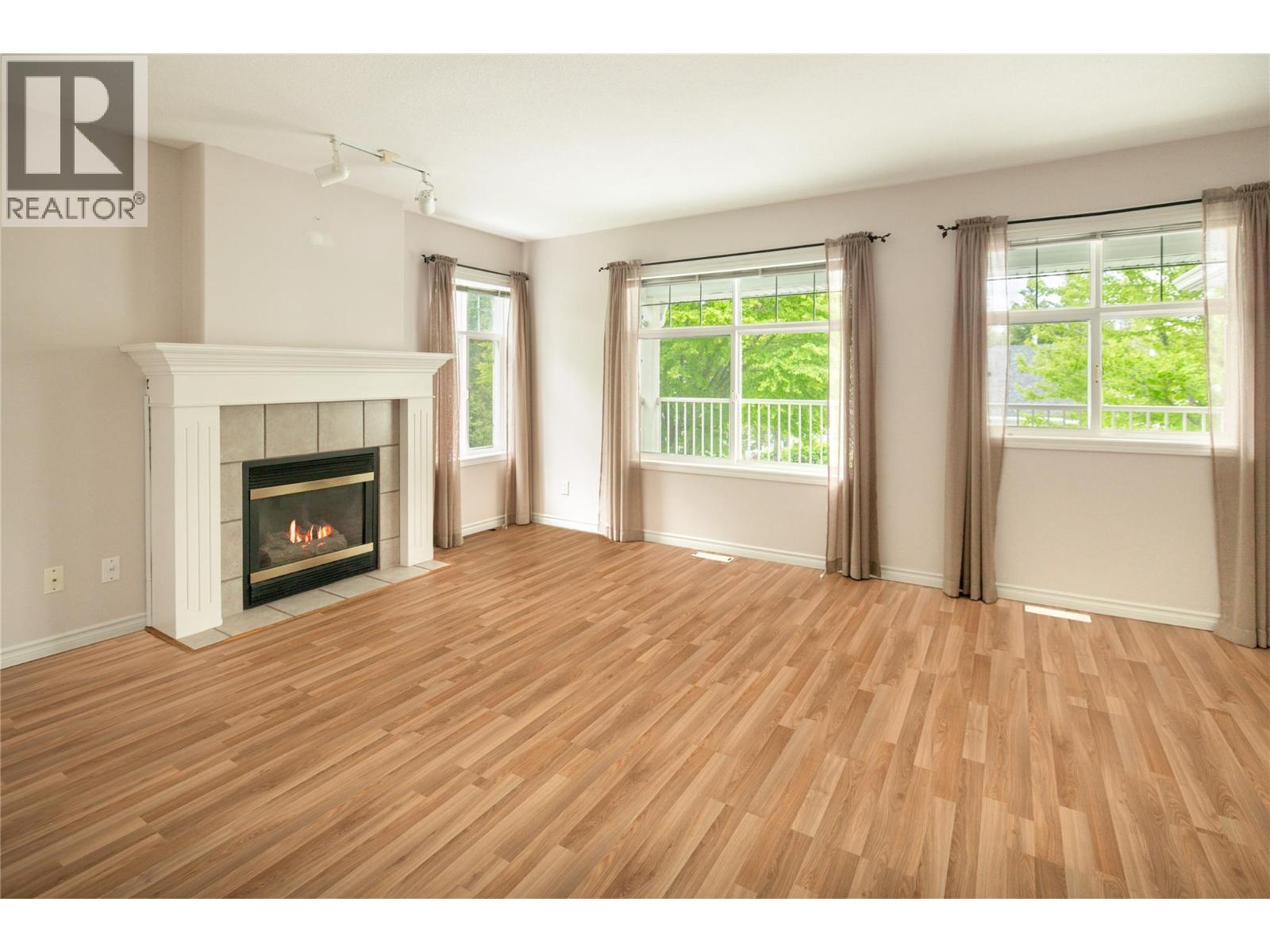 3825 GLEN CANYON Drive Unit# 101