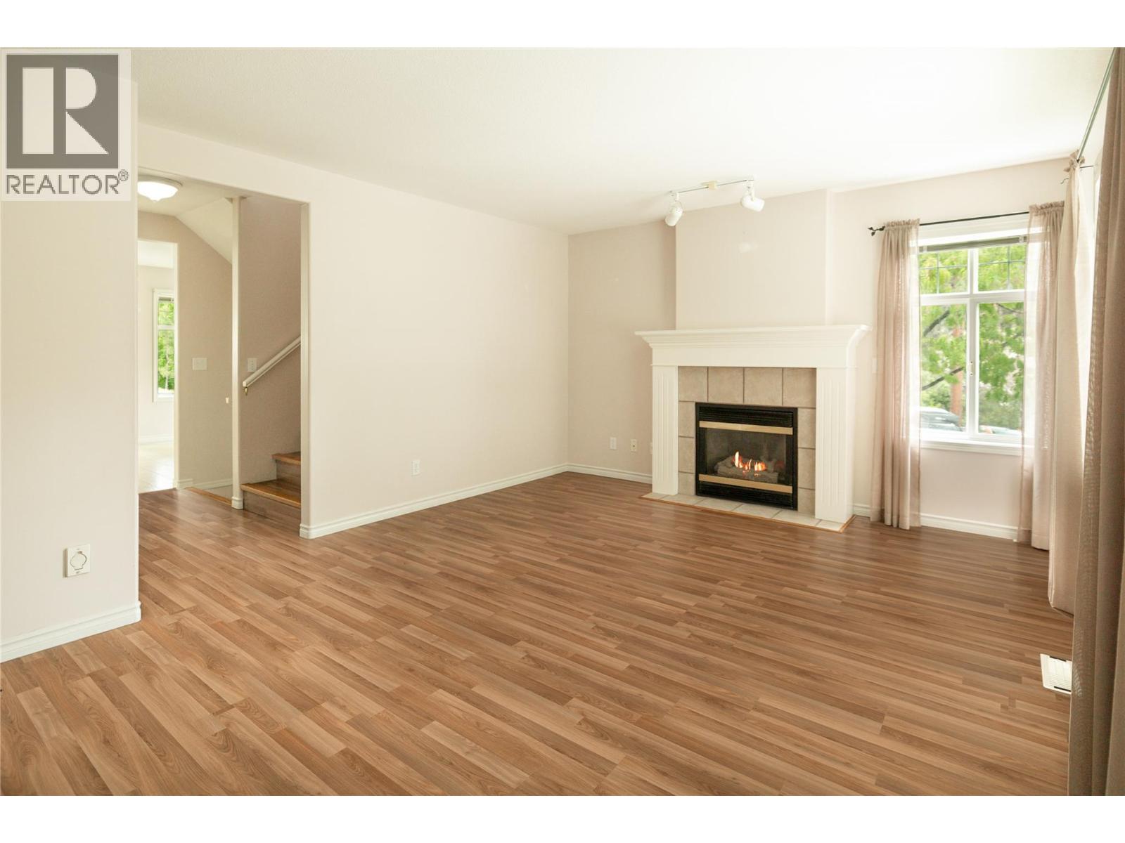 3825 GLEN CANYON Drive Unit# 101