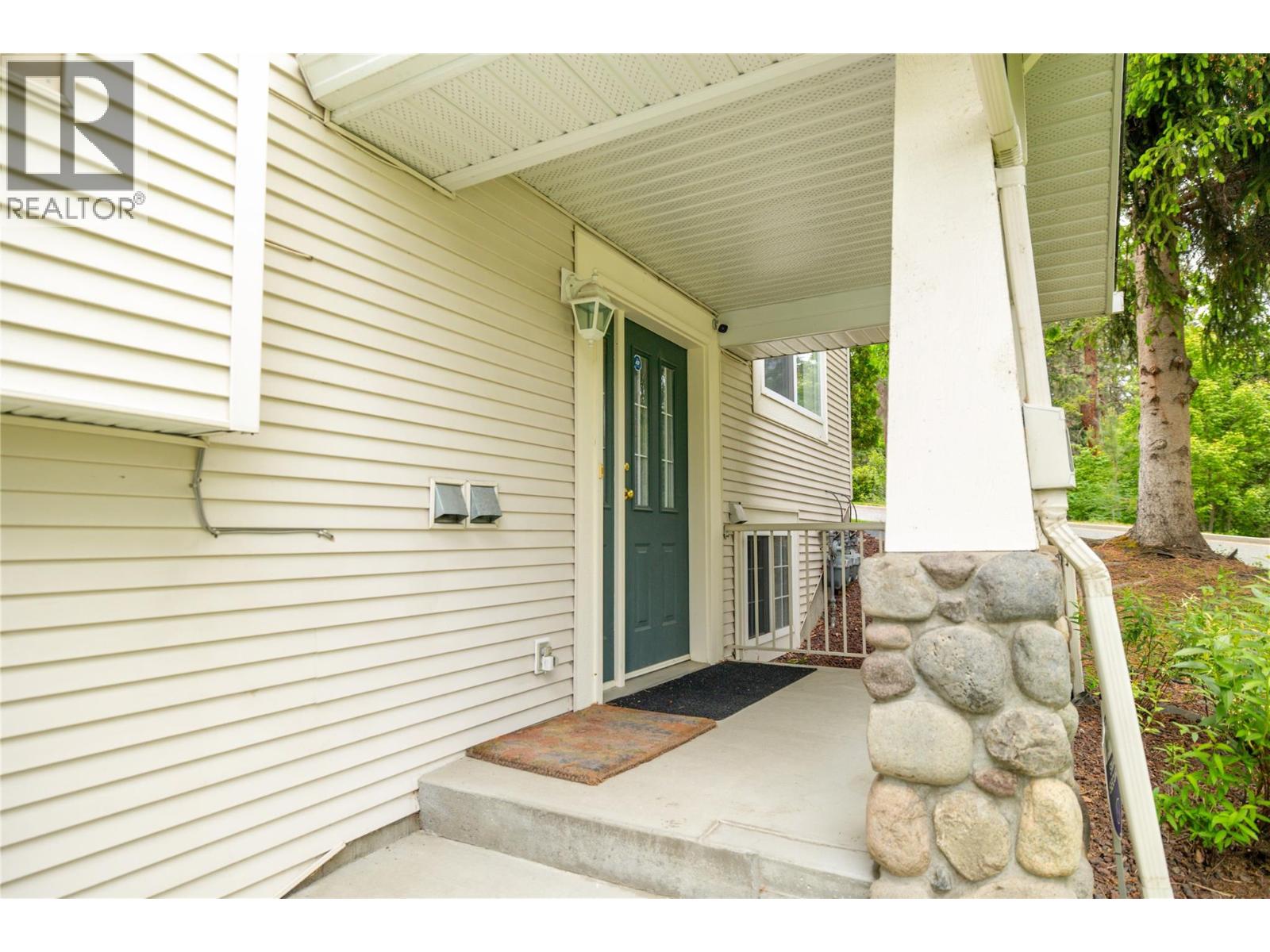 3825 GLEN CANYON Drive Unit# 101