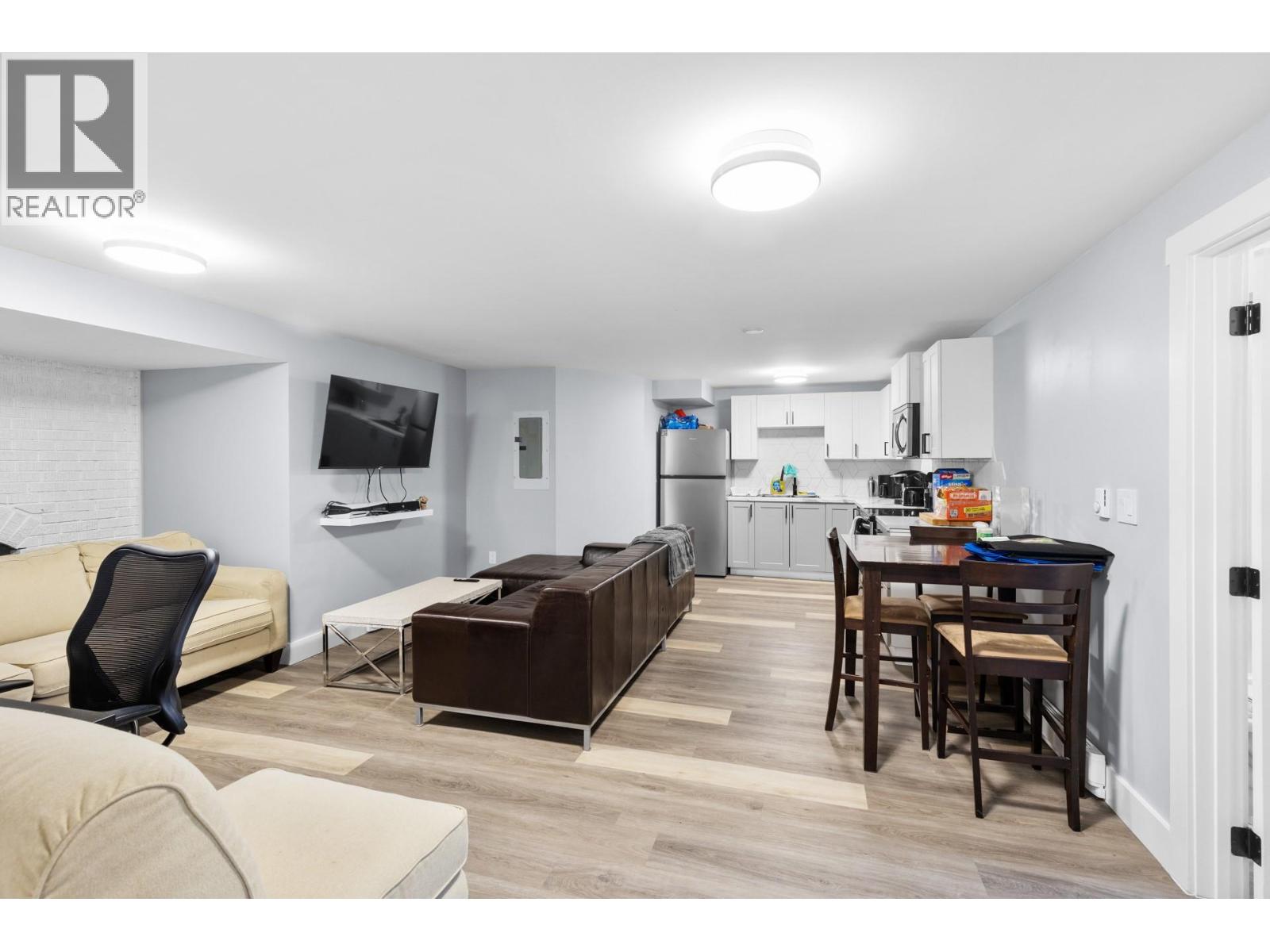 3341 Broadview Road