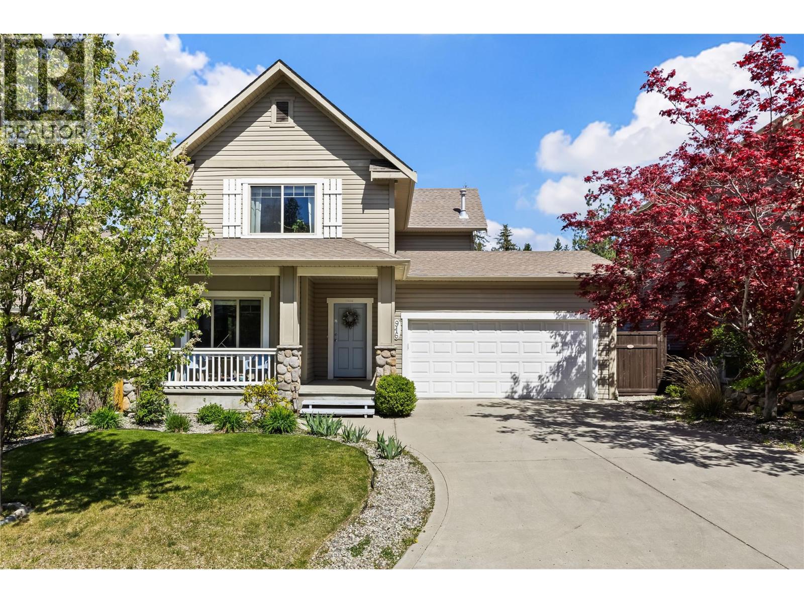 916 Paret Crescent